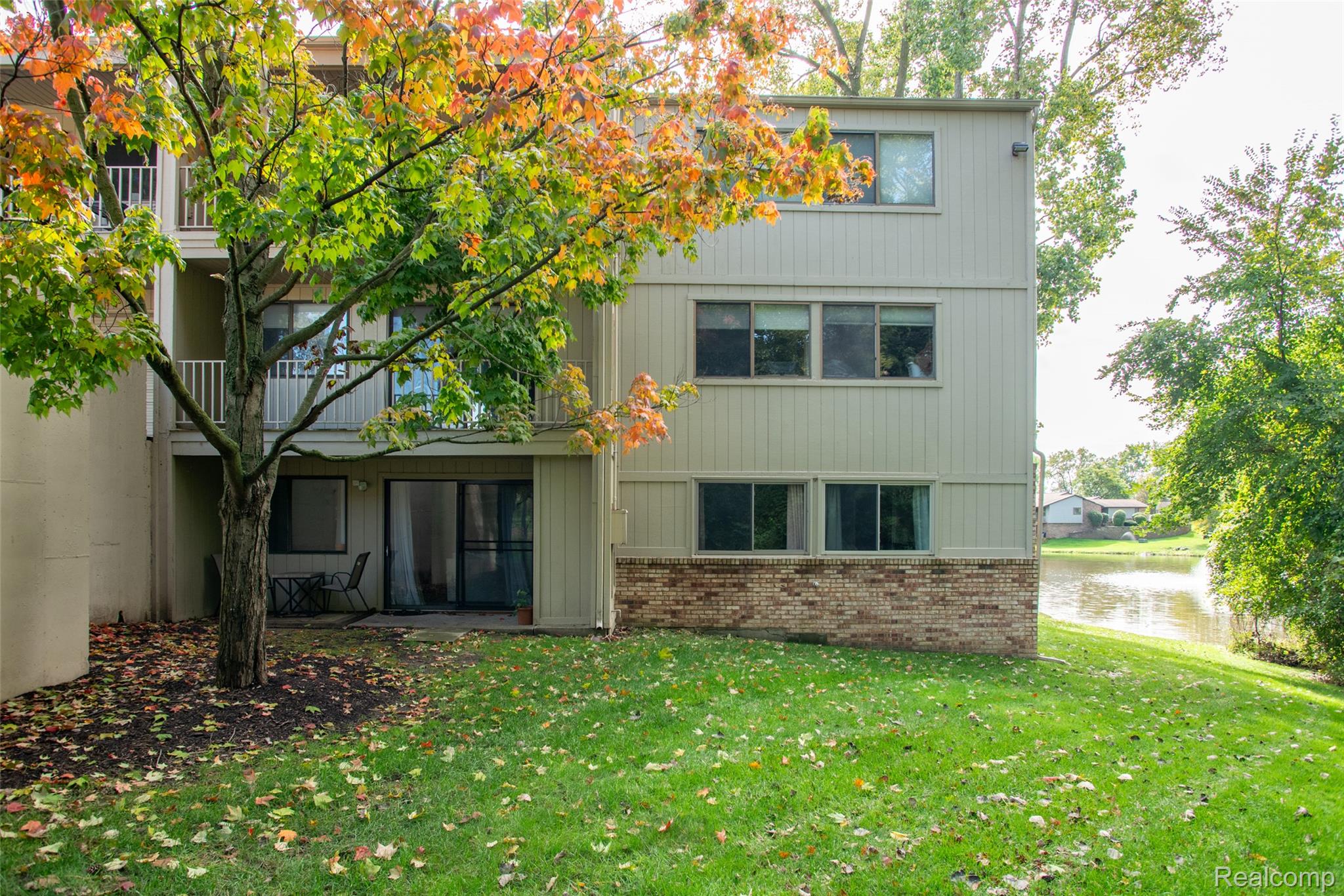 3925 Lone Pine Road Unit: 100