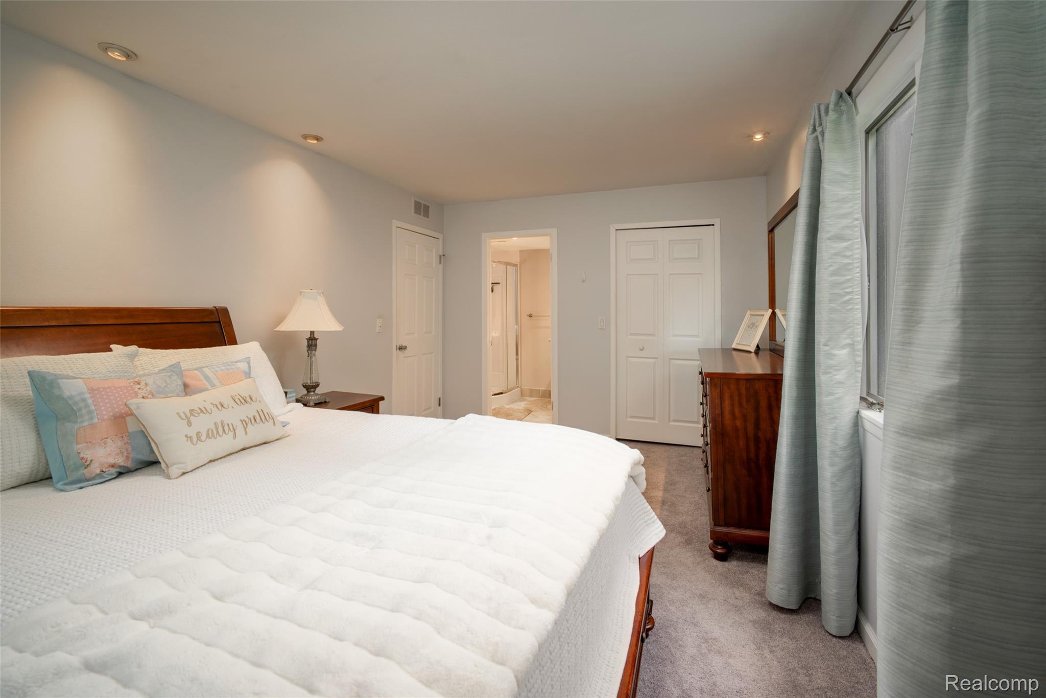 3925 Lone Pine Road Unit: 100