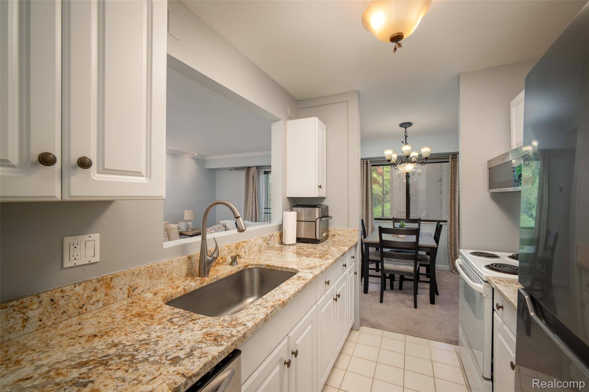 3925 Lone Pine Road Unit: 100