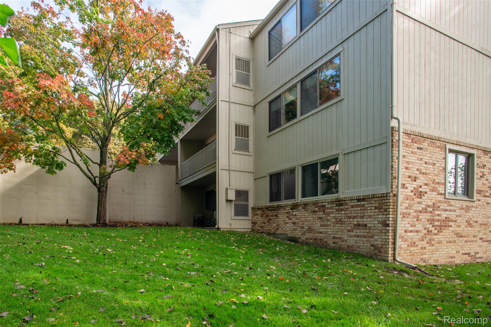 3925 Lone Pine Road Unit: 100