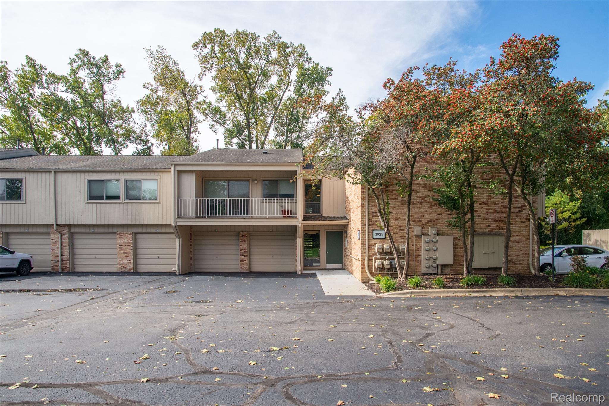 3925 Lone Pine Road Unit: 100