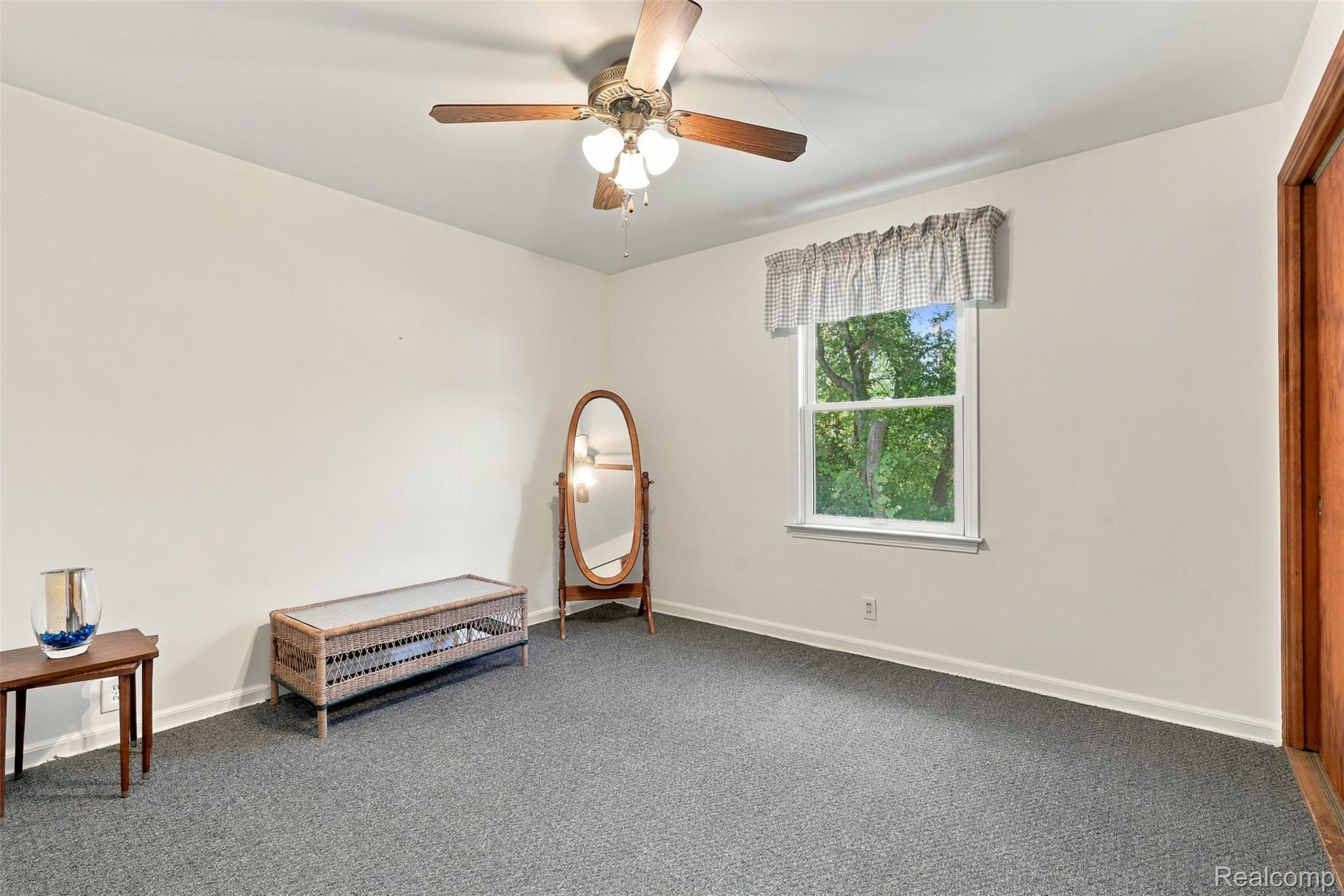 804 E Avon RD