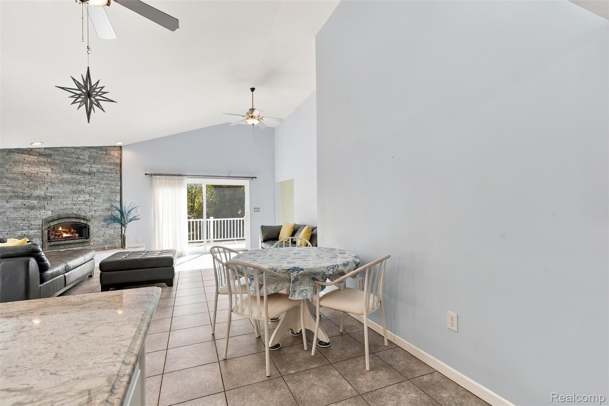 804 E Avon RD