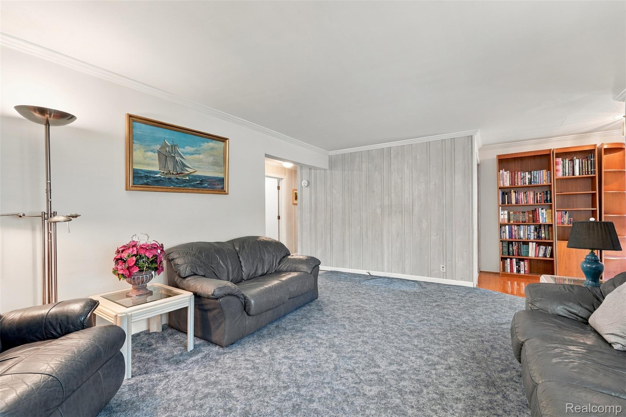 804 E Avon RD
