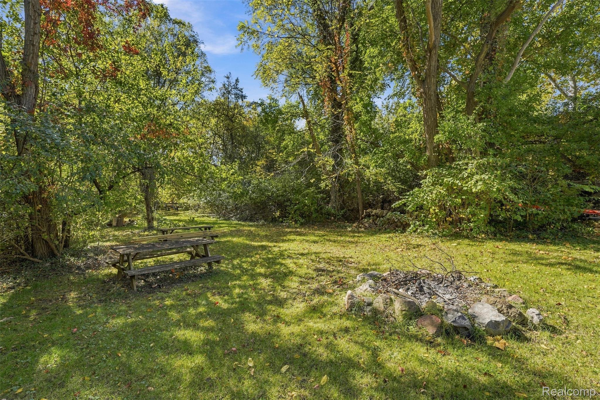 804 E Avon RD