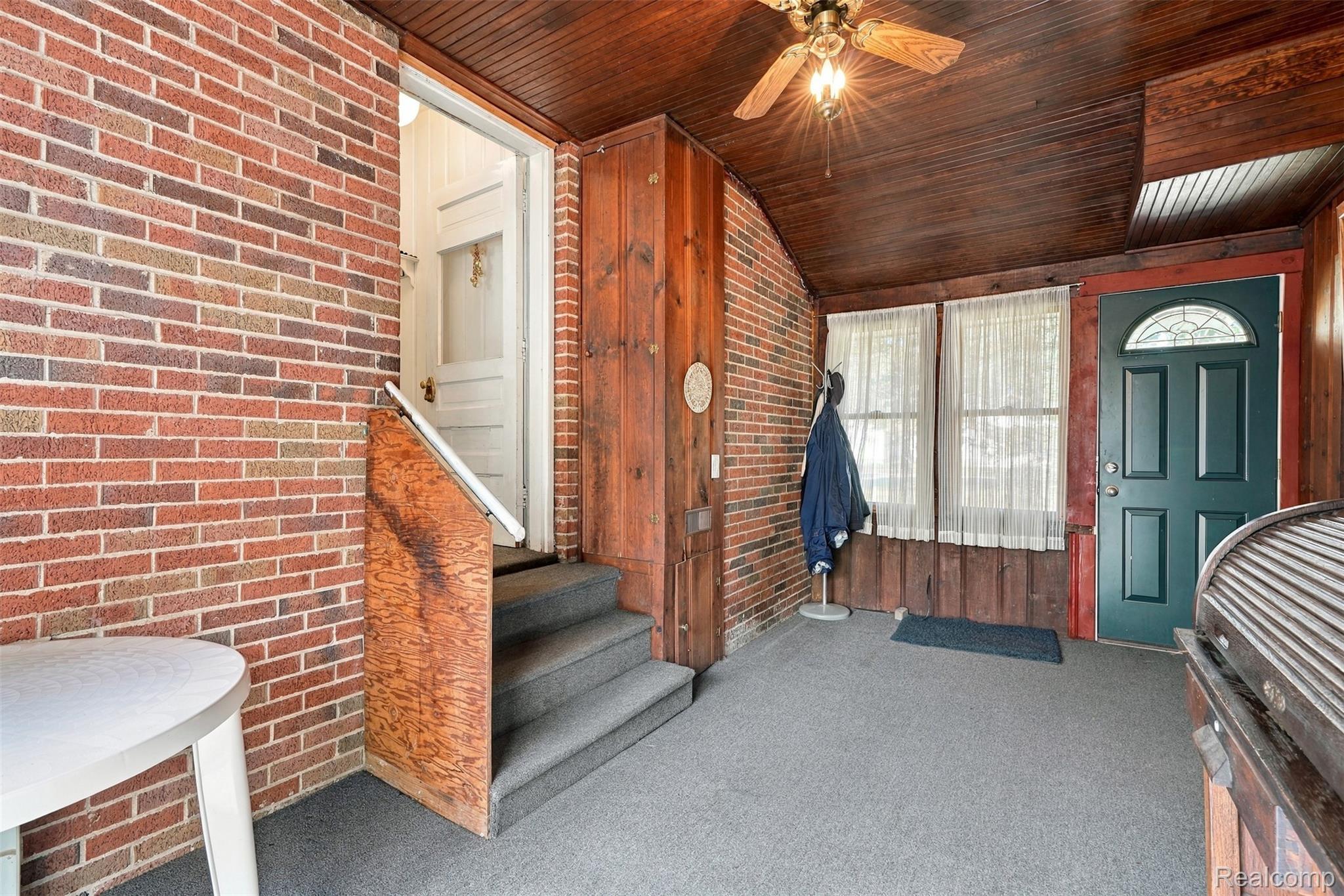 804 E Avon RD
