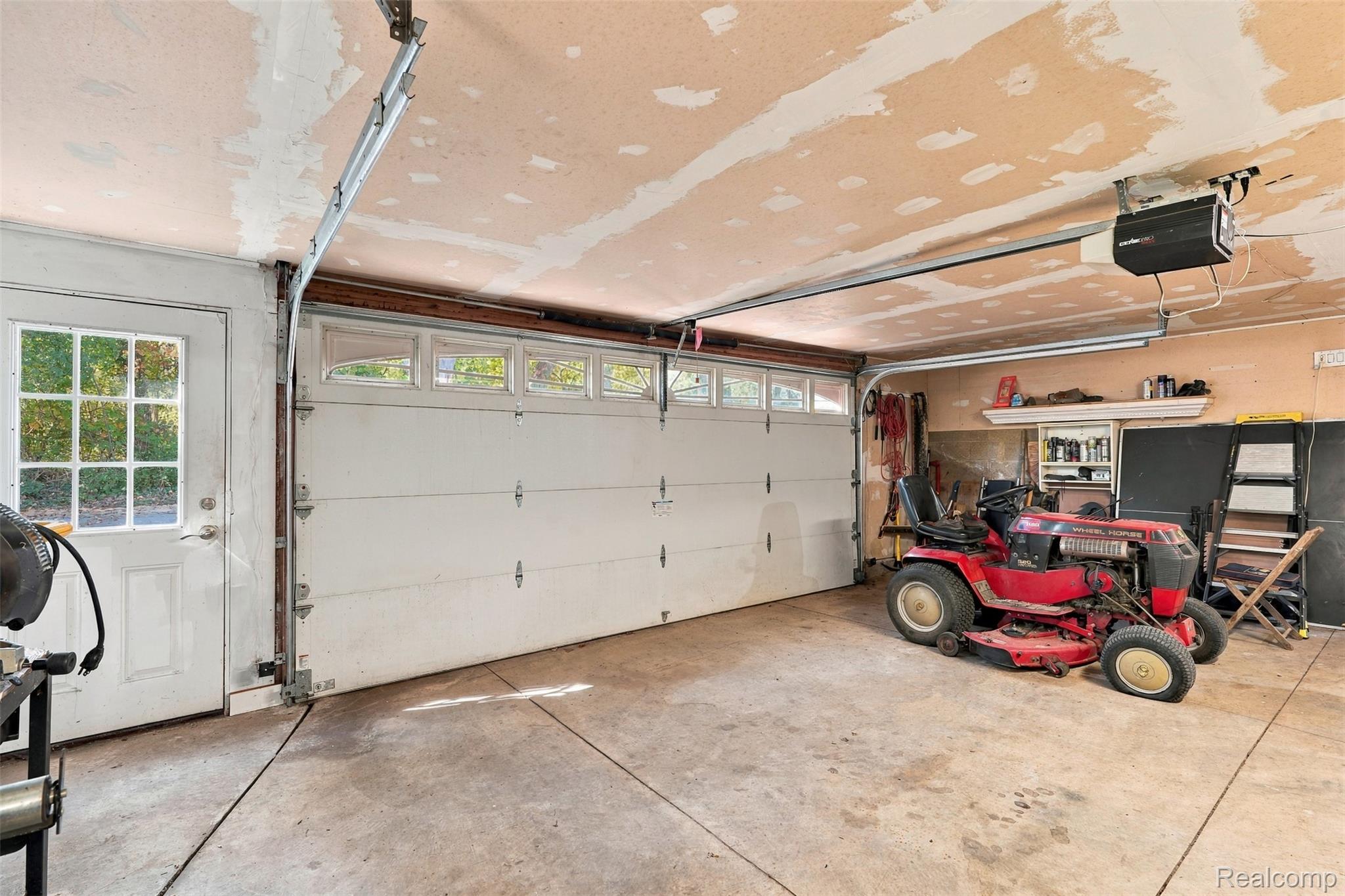804 E Avon RD