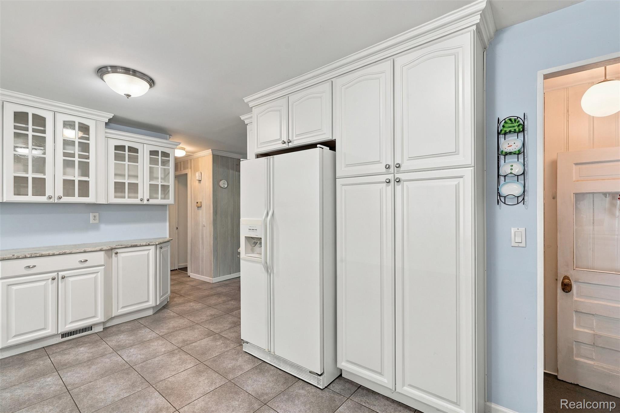 804 E Avon RD