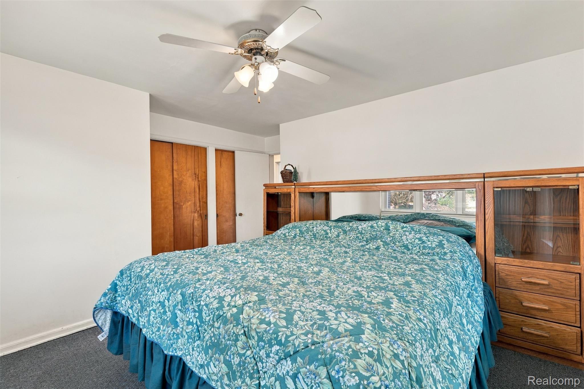 804 E Avon RD