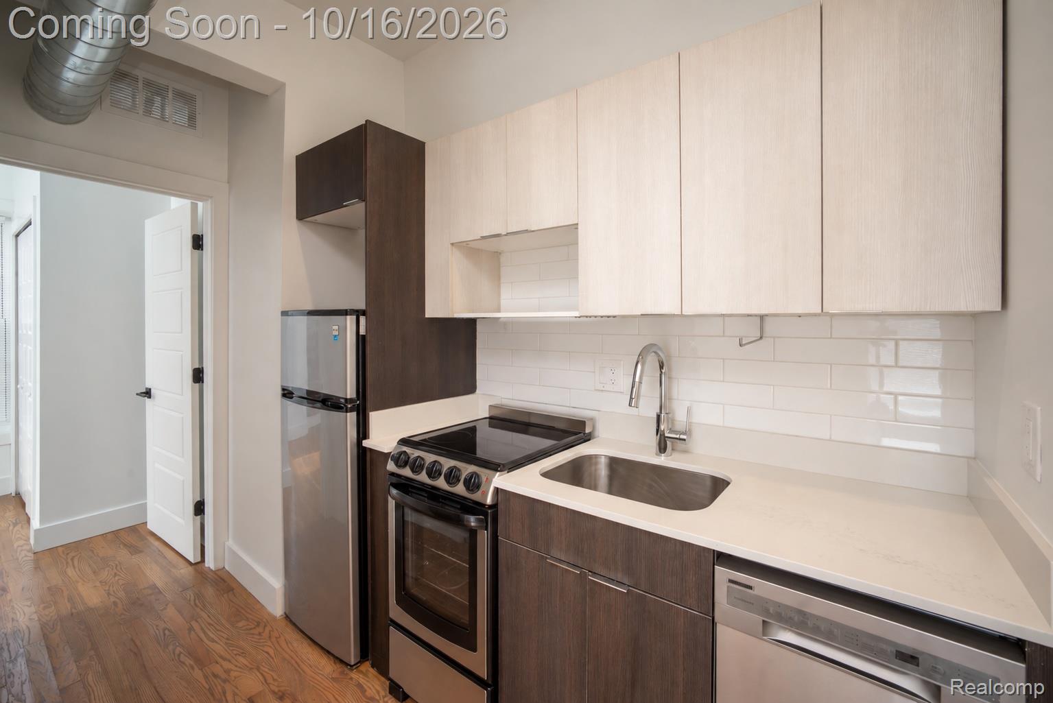 3143 Trumbull ST # 203