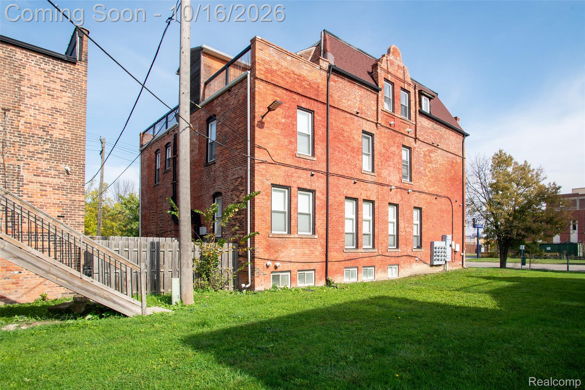 3143 Trumbull ST # 203