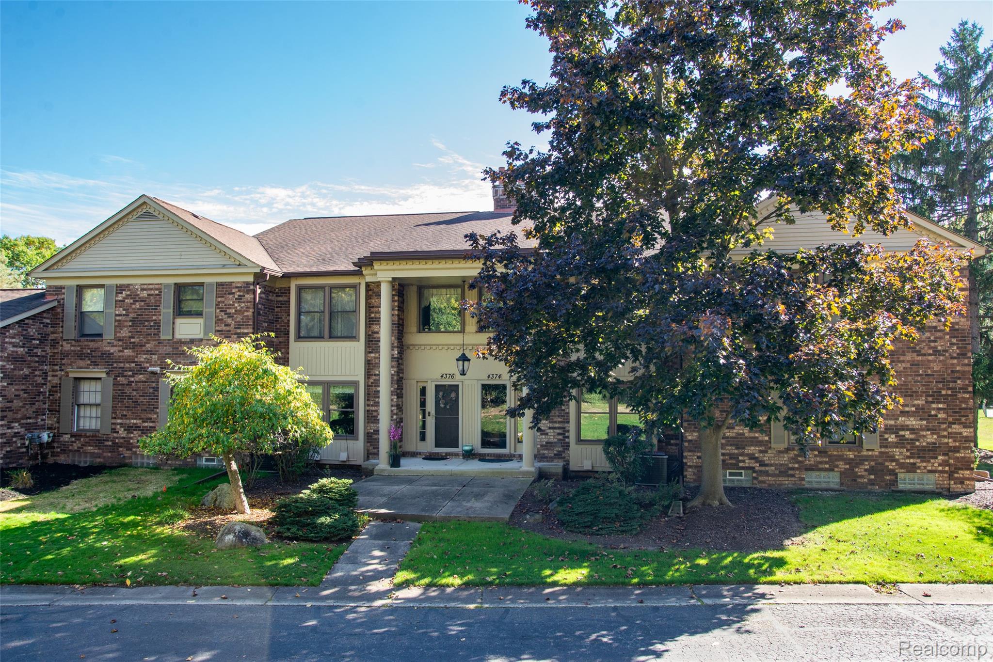 4376 Knightsbridge LN