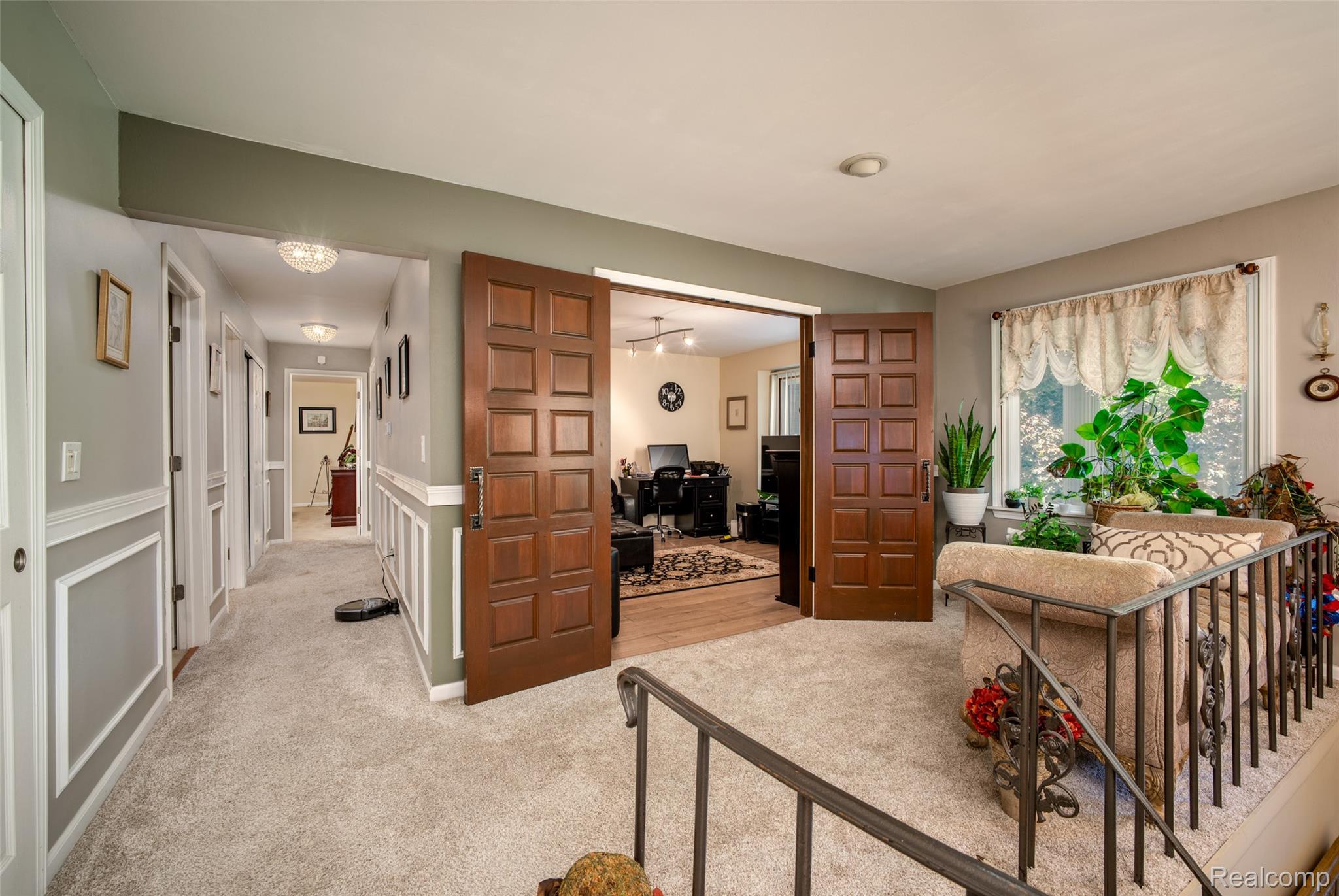 4376 Knightsbridge LN