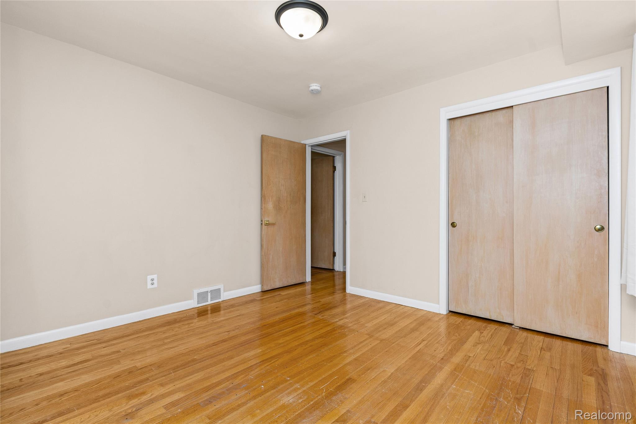 1058 Arden LN