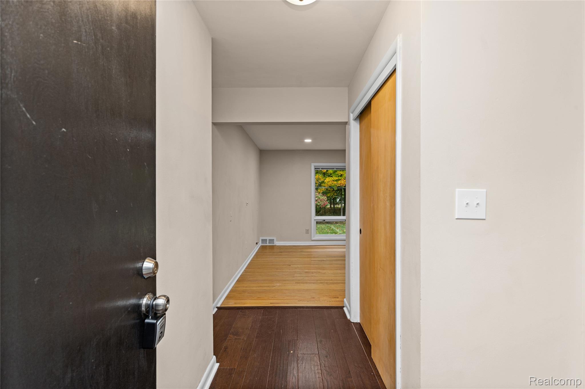 1058 Arden LN