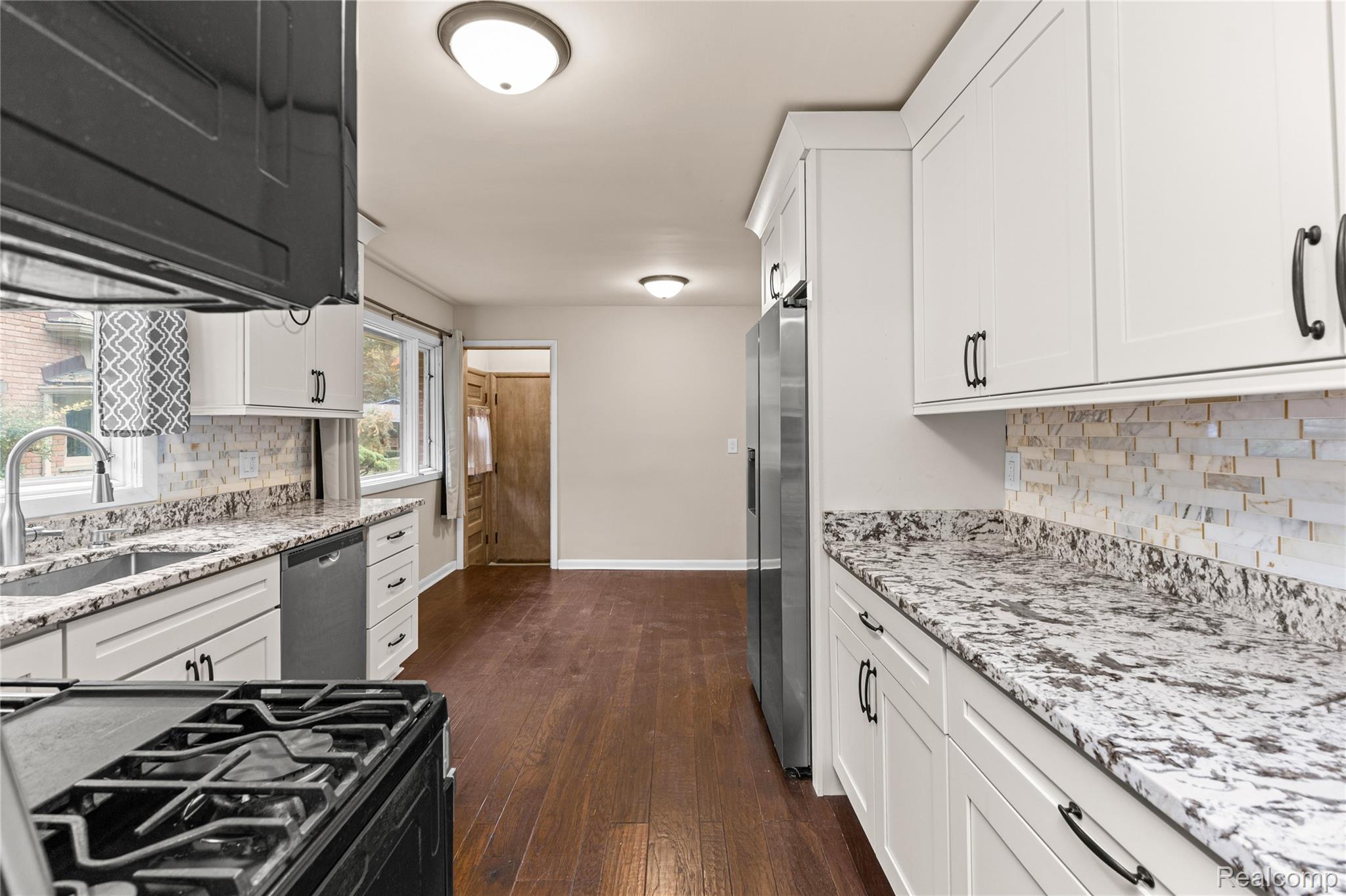 1058 Arden LN