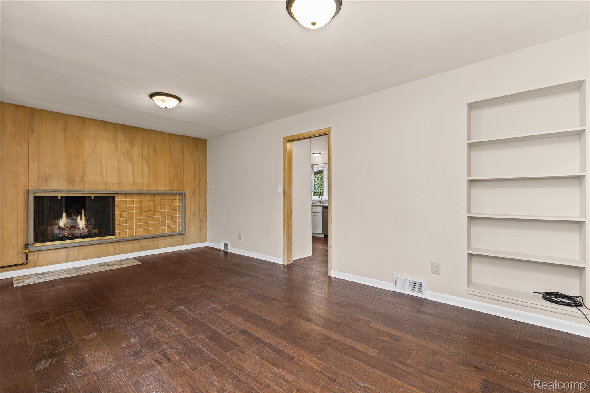 1058 Arden LN
