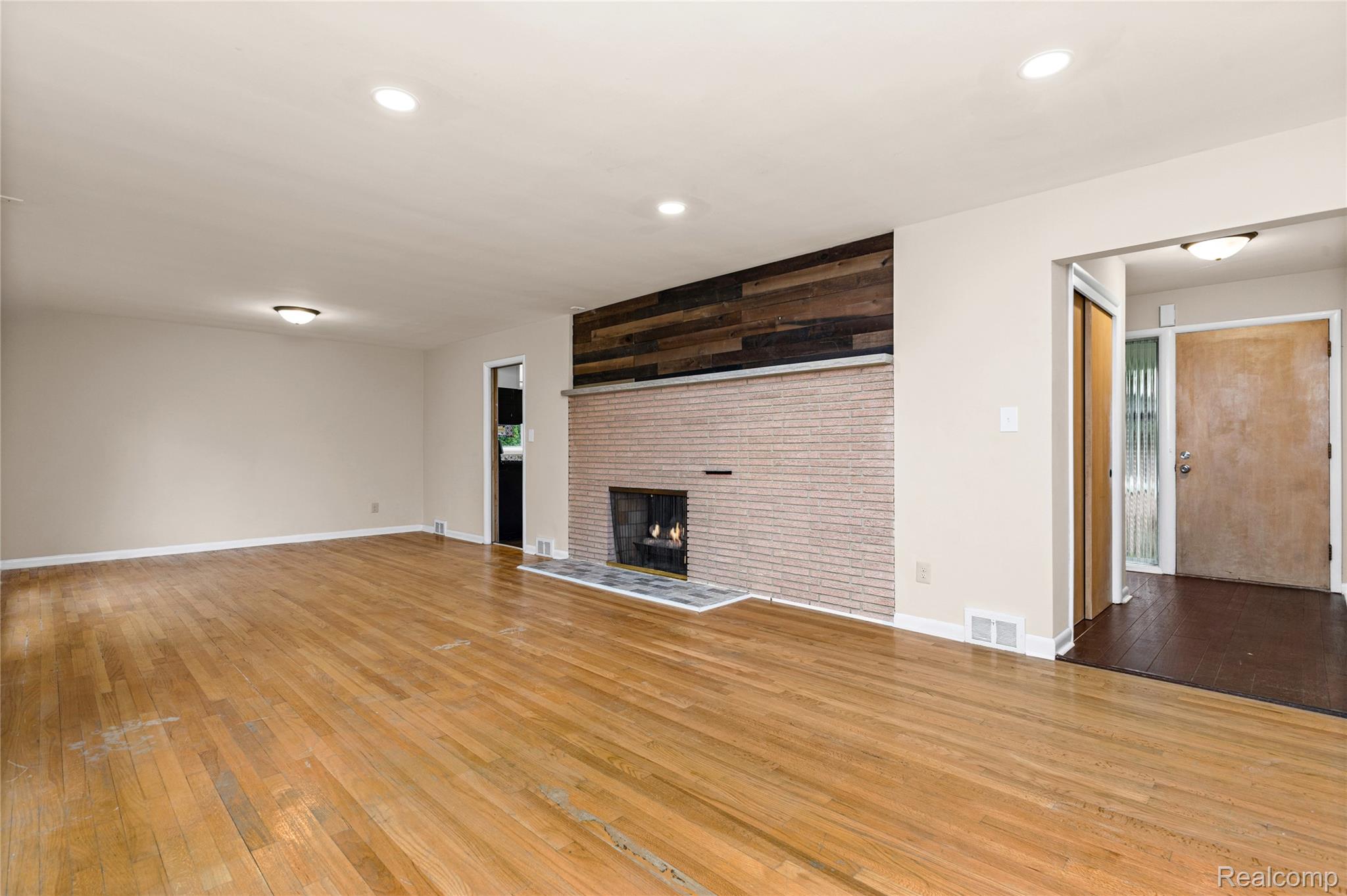 1058 Arden LN