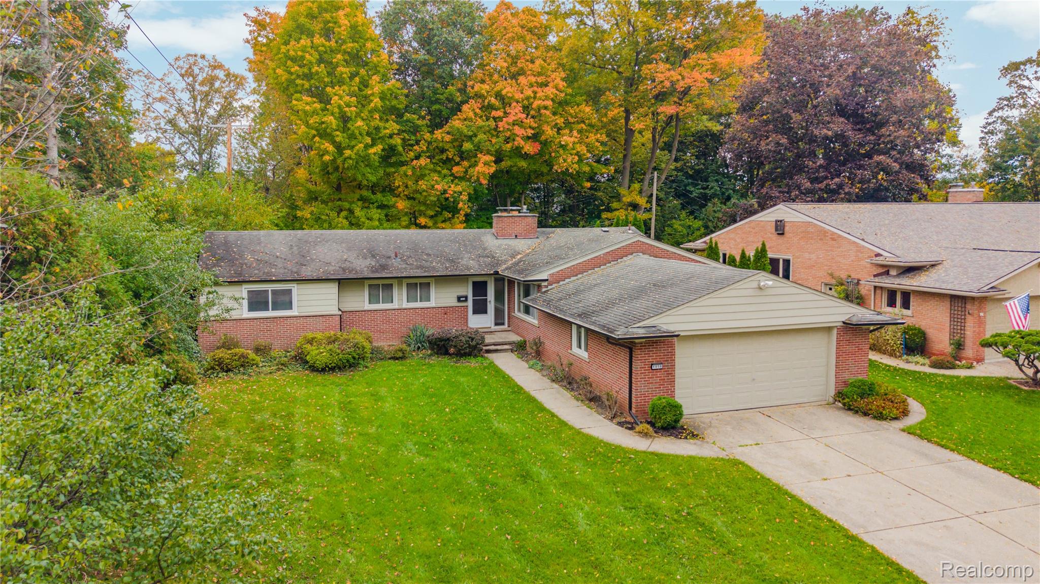 1058 Arden LN