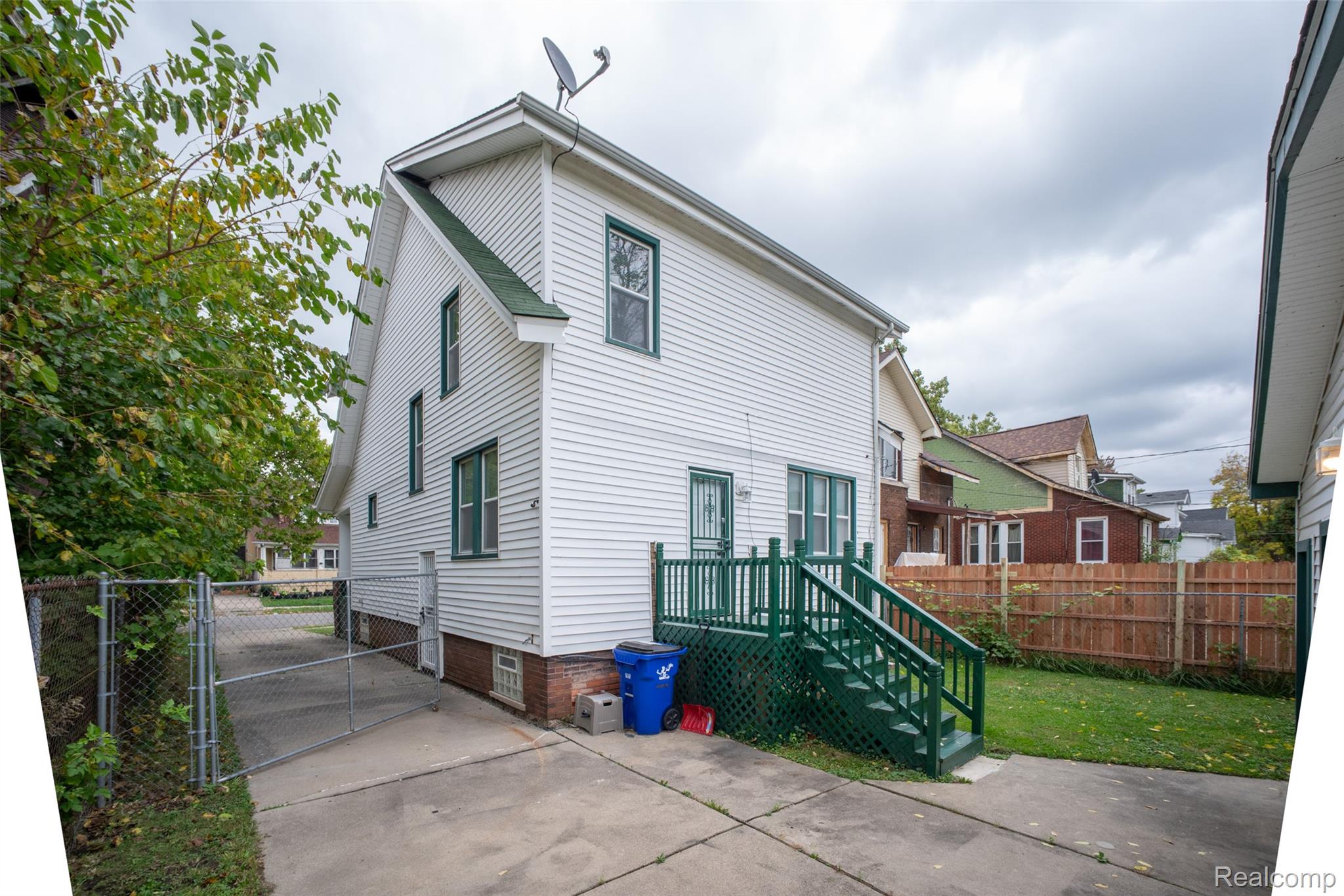 873 Algonquin ST