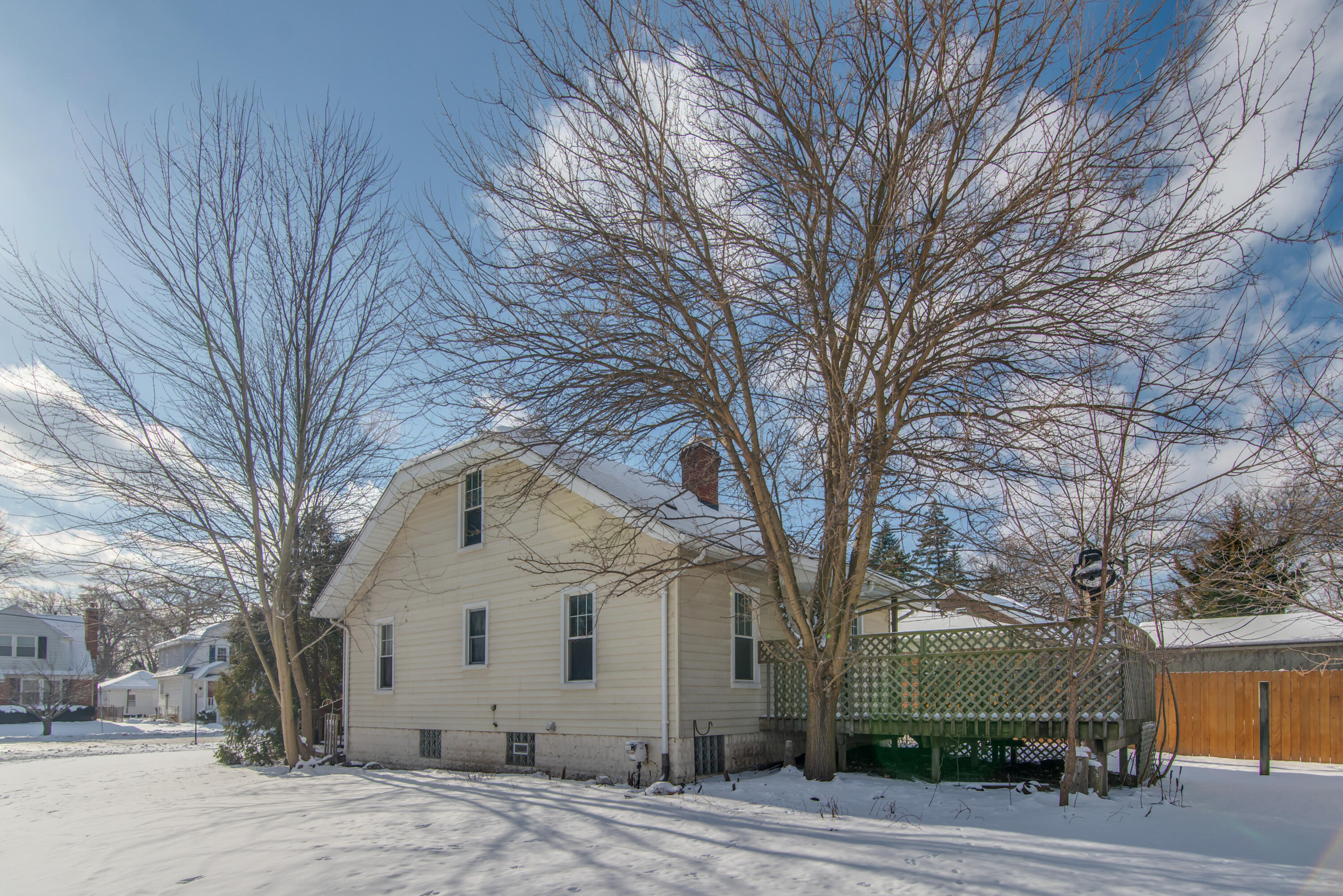 1402 Catalpa Drive
