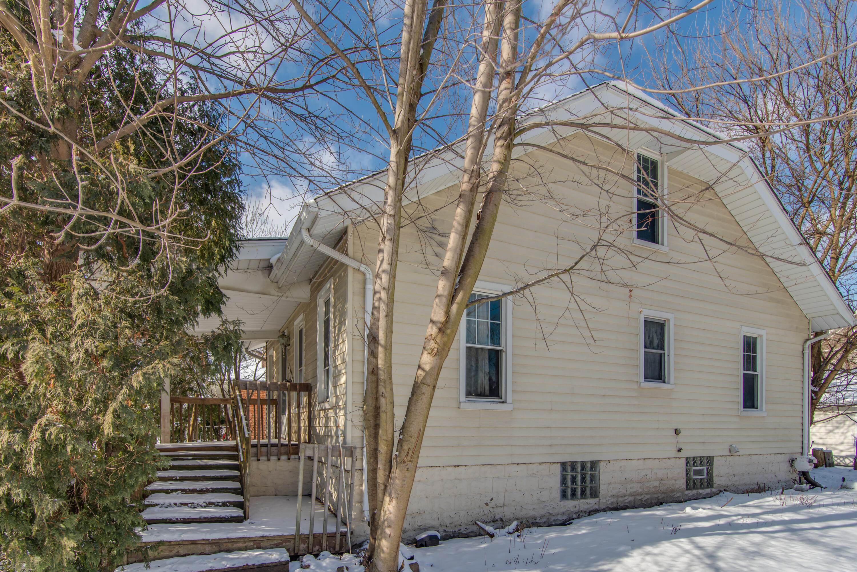 1402 Catalpa Drive