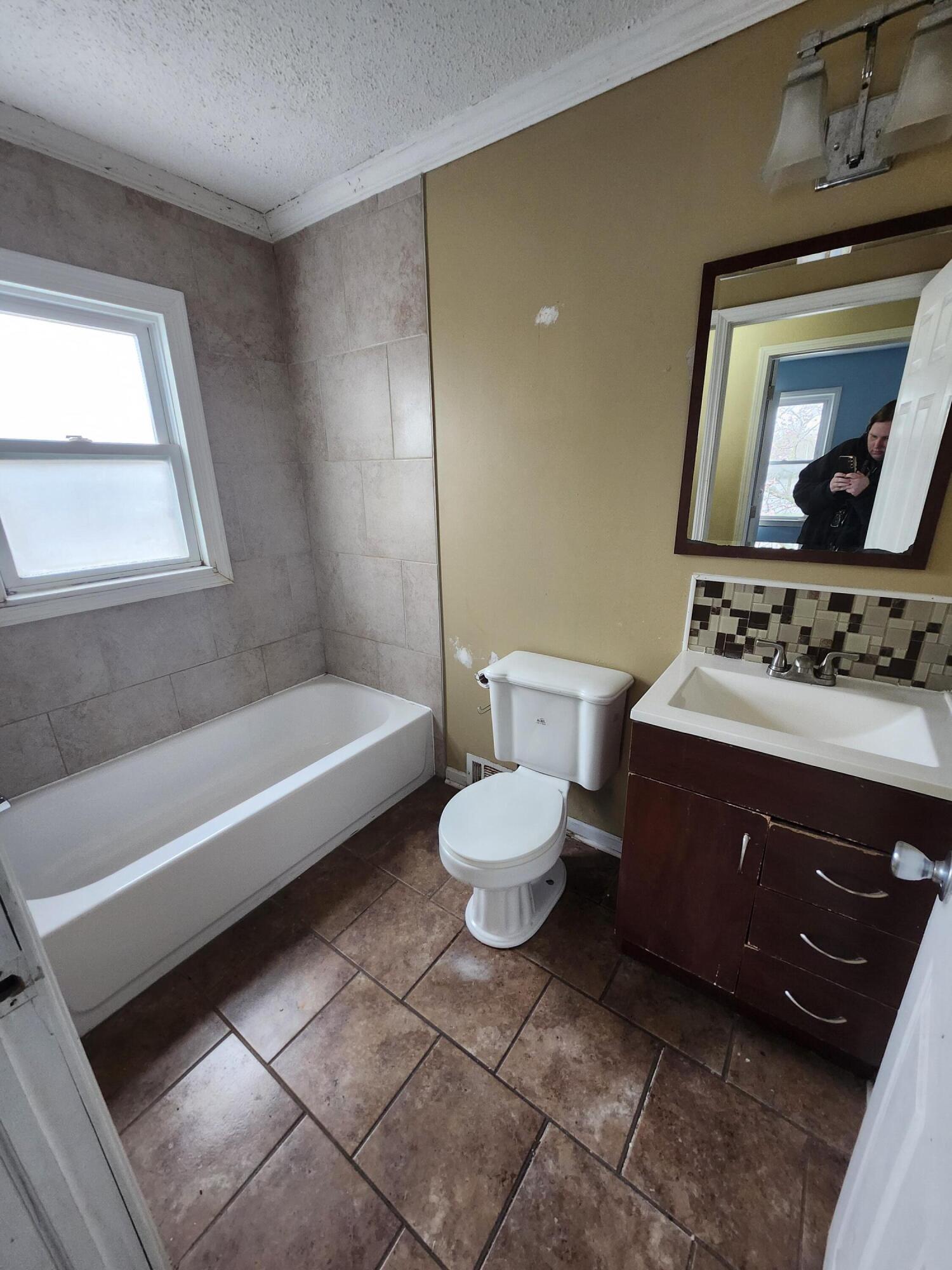 23709 W Chicago