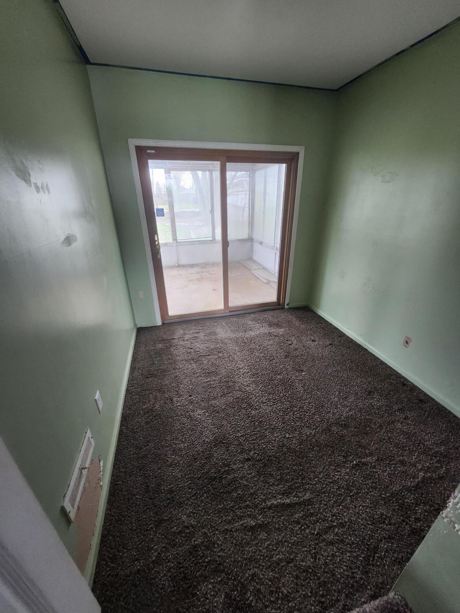 23709 W Chicago