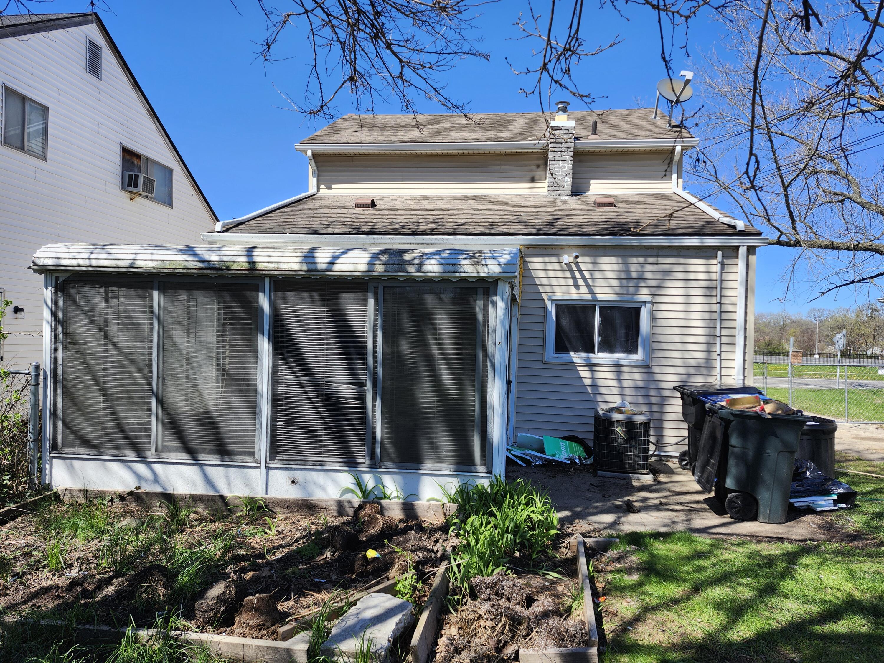 23709 W Chicago