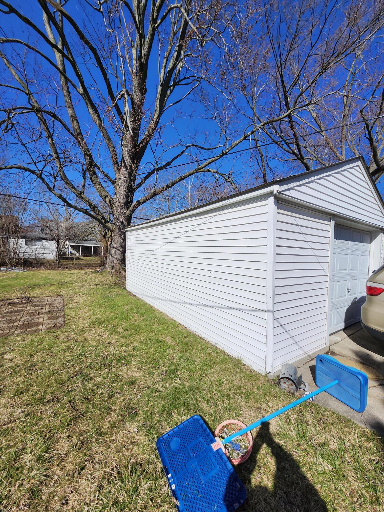9591 Woodbine
