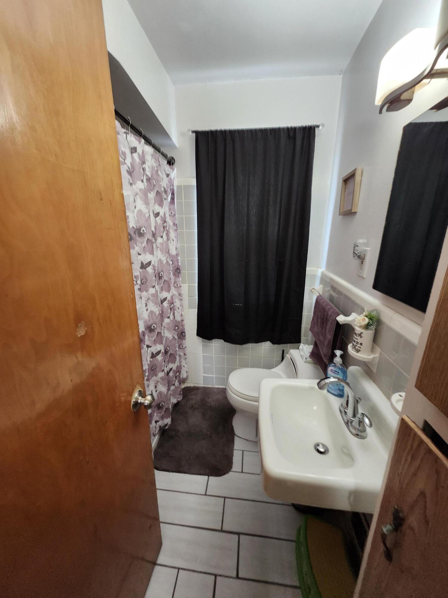 9591 Woodbine