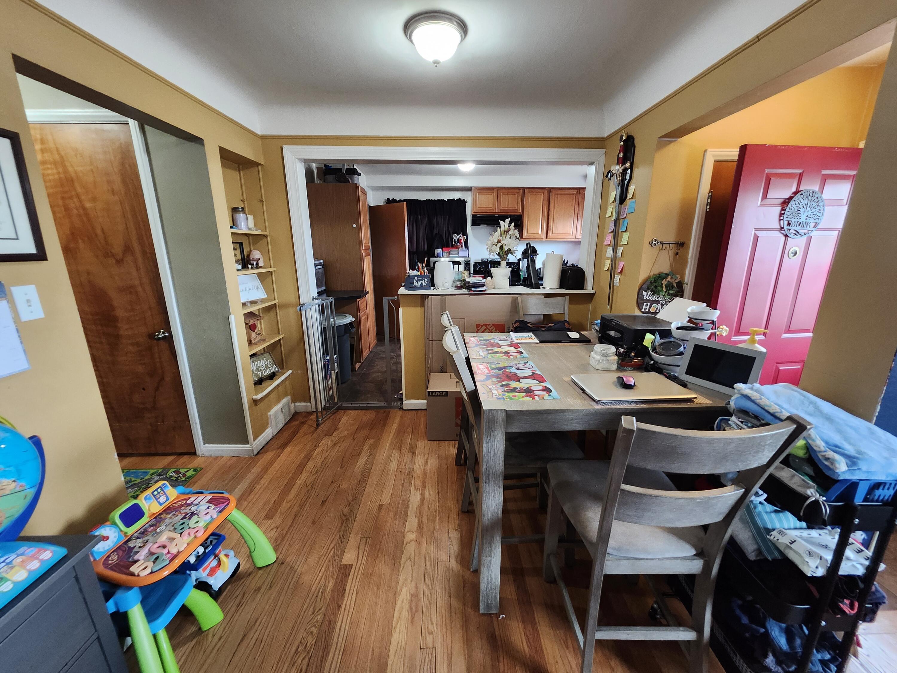 9591 Woodbine