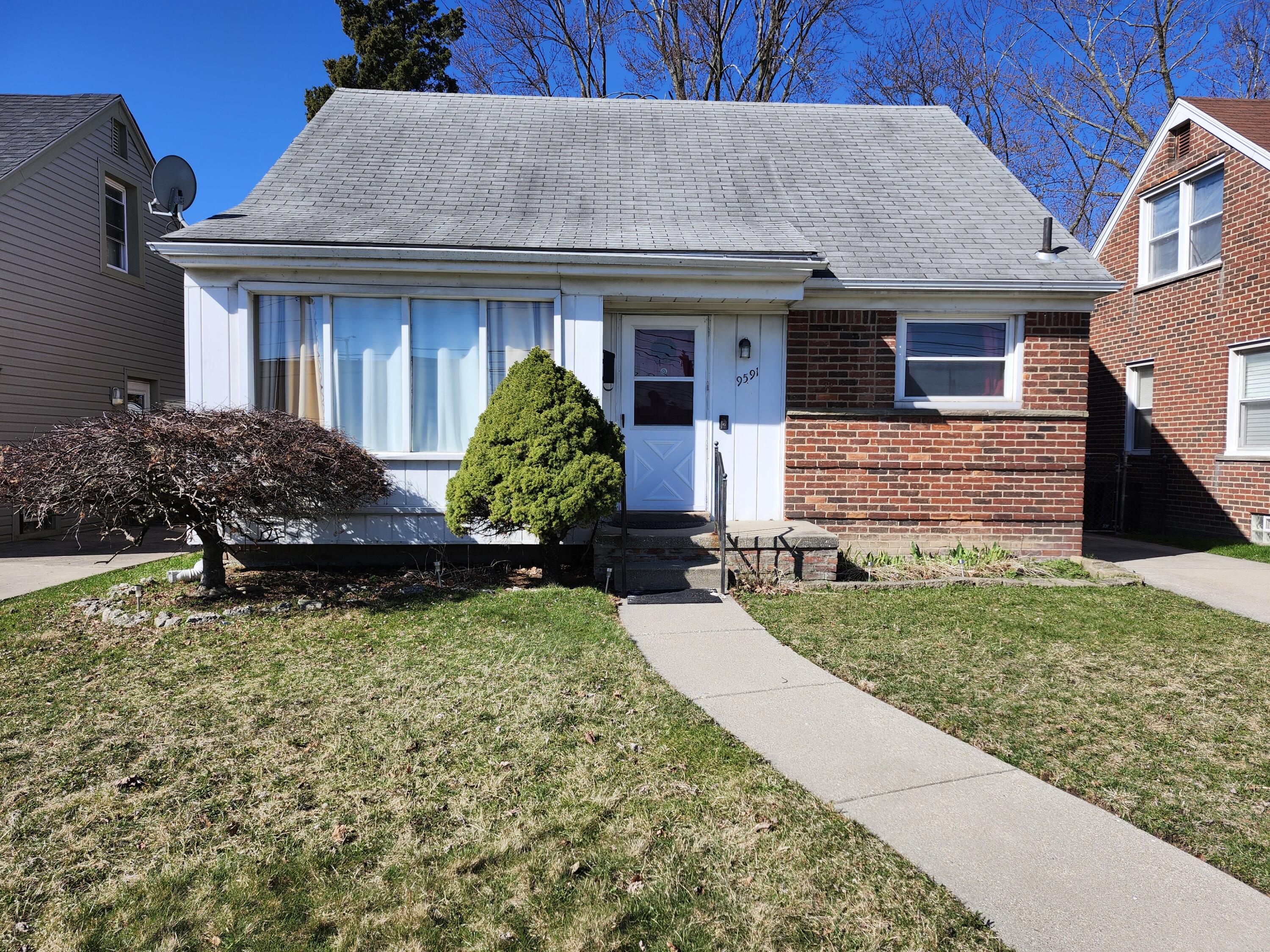 9591 Woodbine