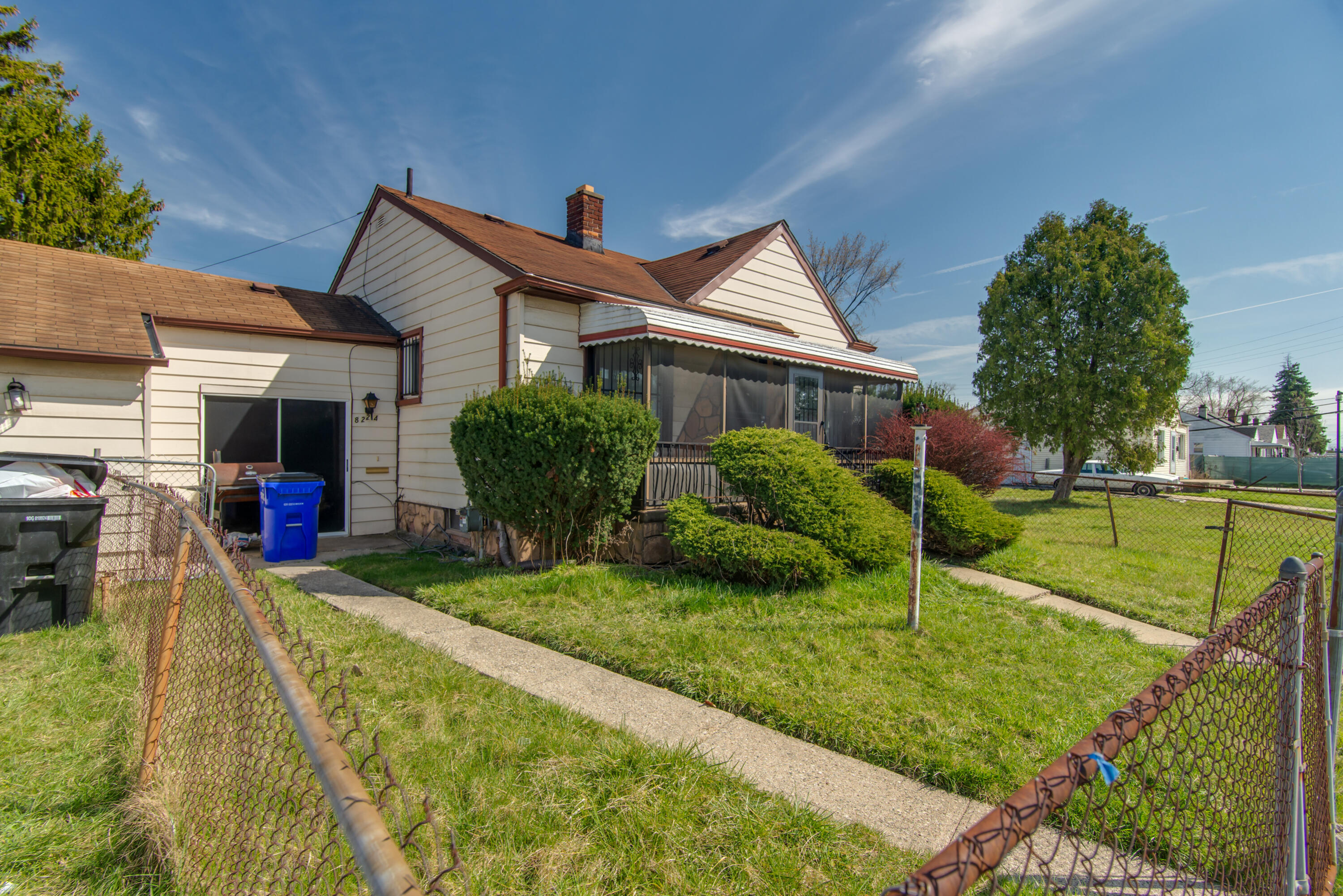 8224 Greenlawn Street