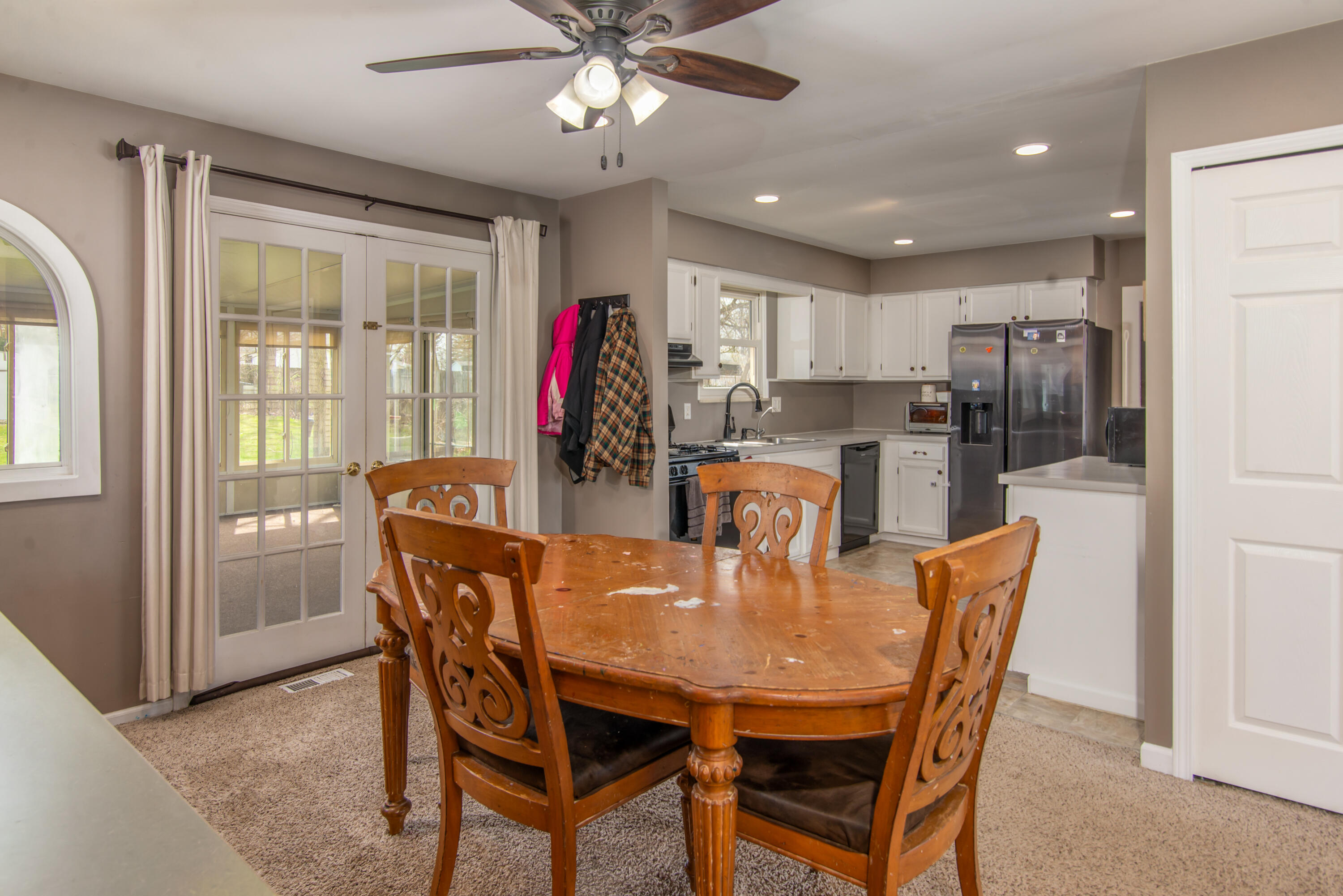 2381 W Thompson Road