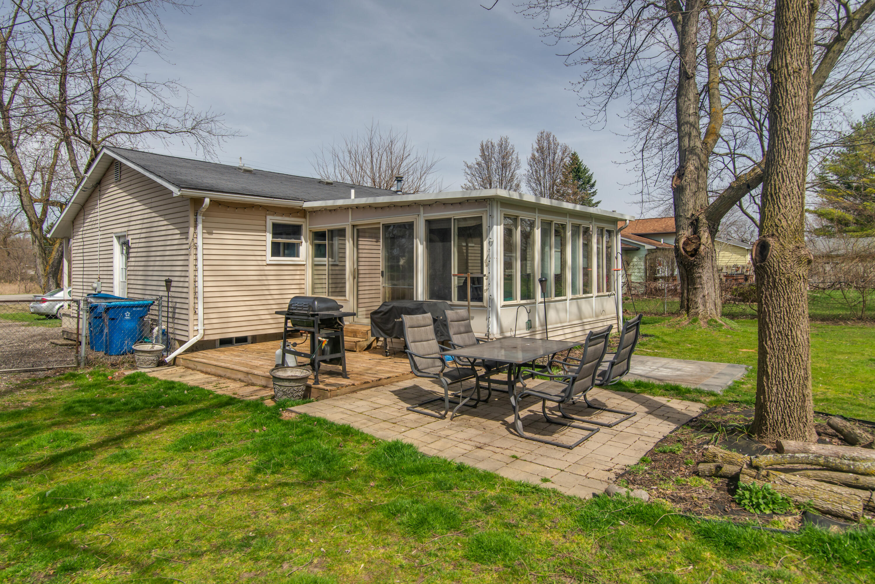 2381 W Thompson Road