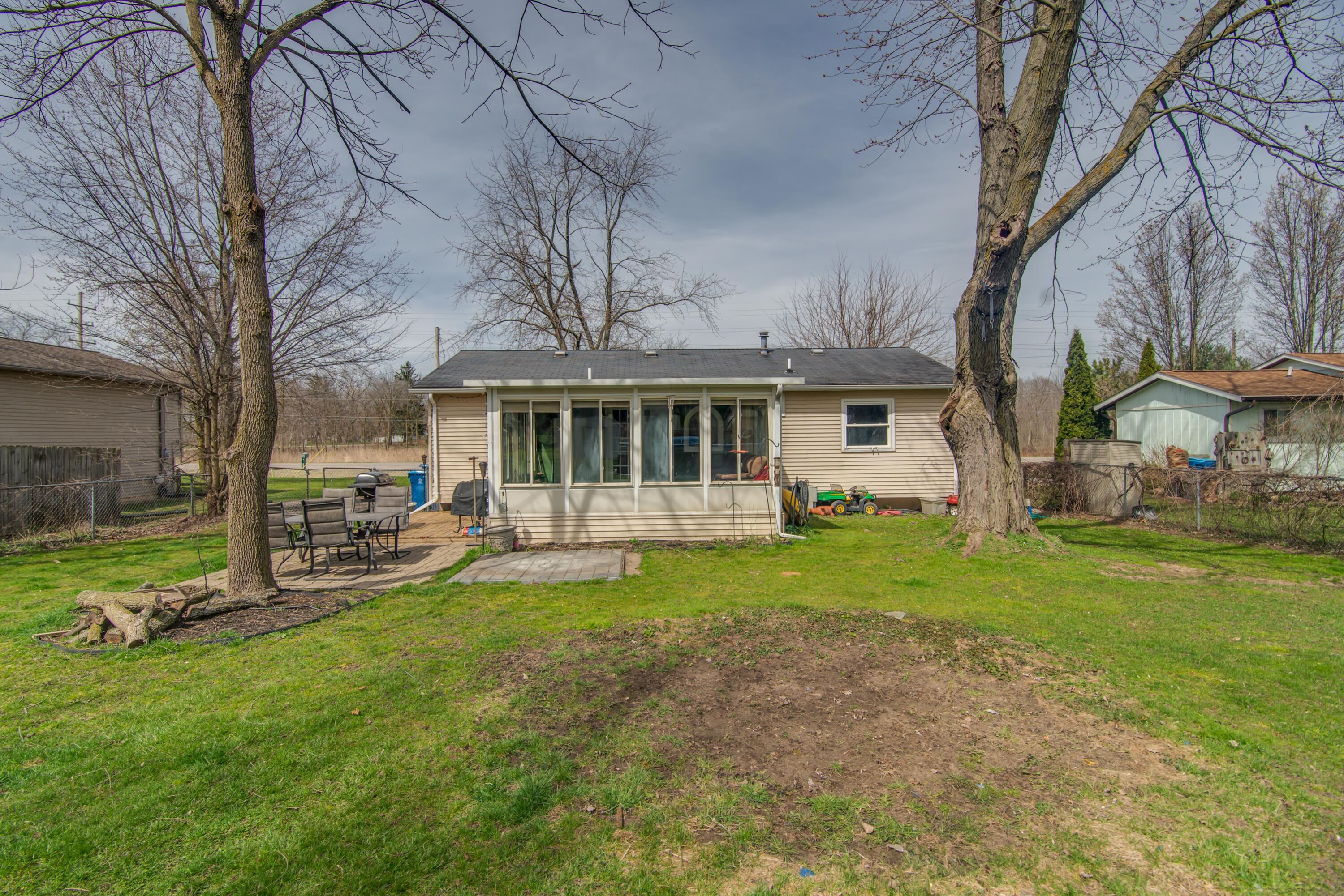 2381 W Thompson Road