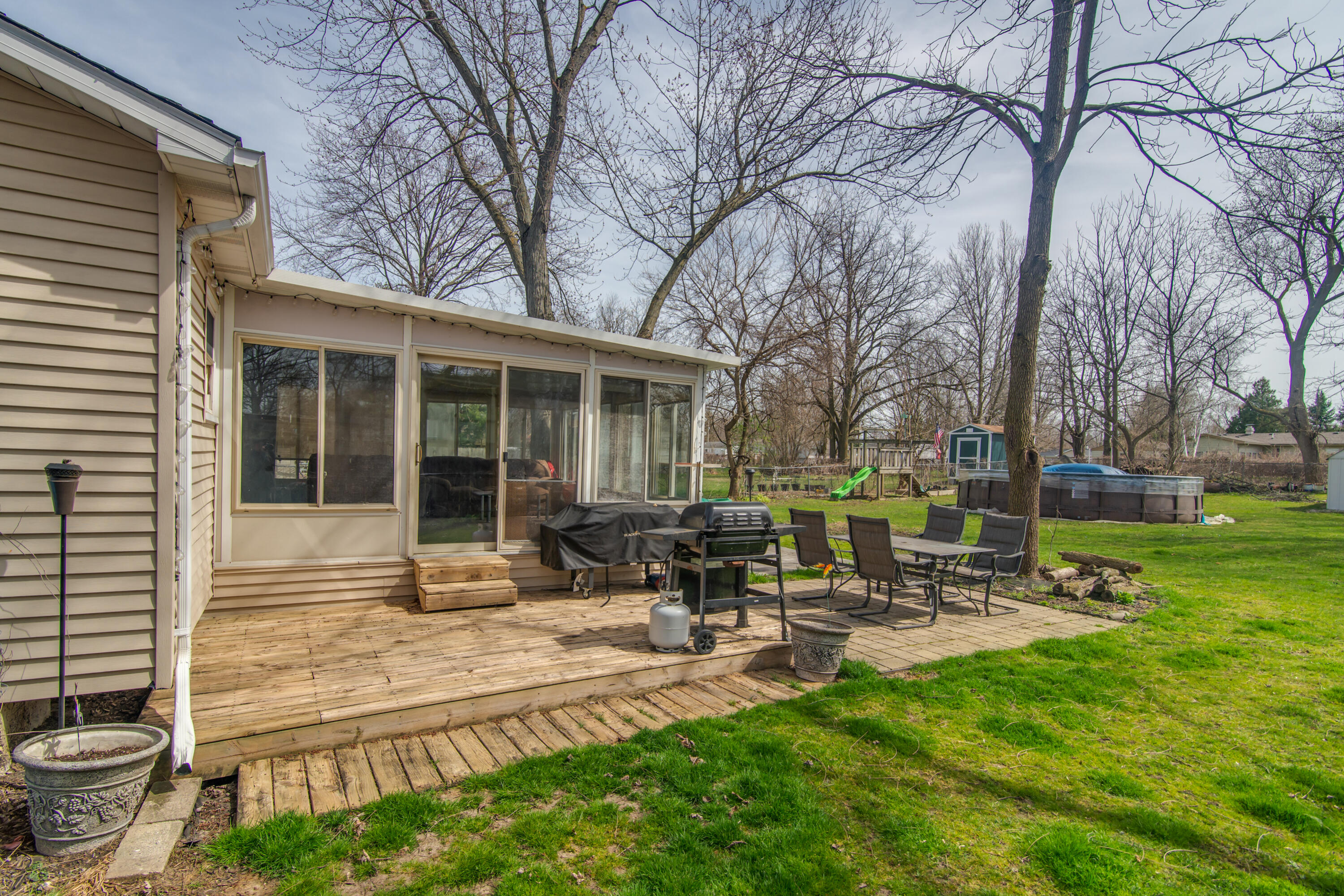 2381 W Thompson Road