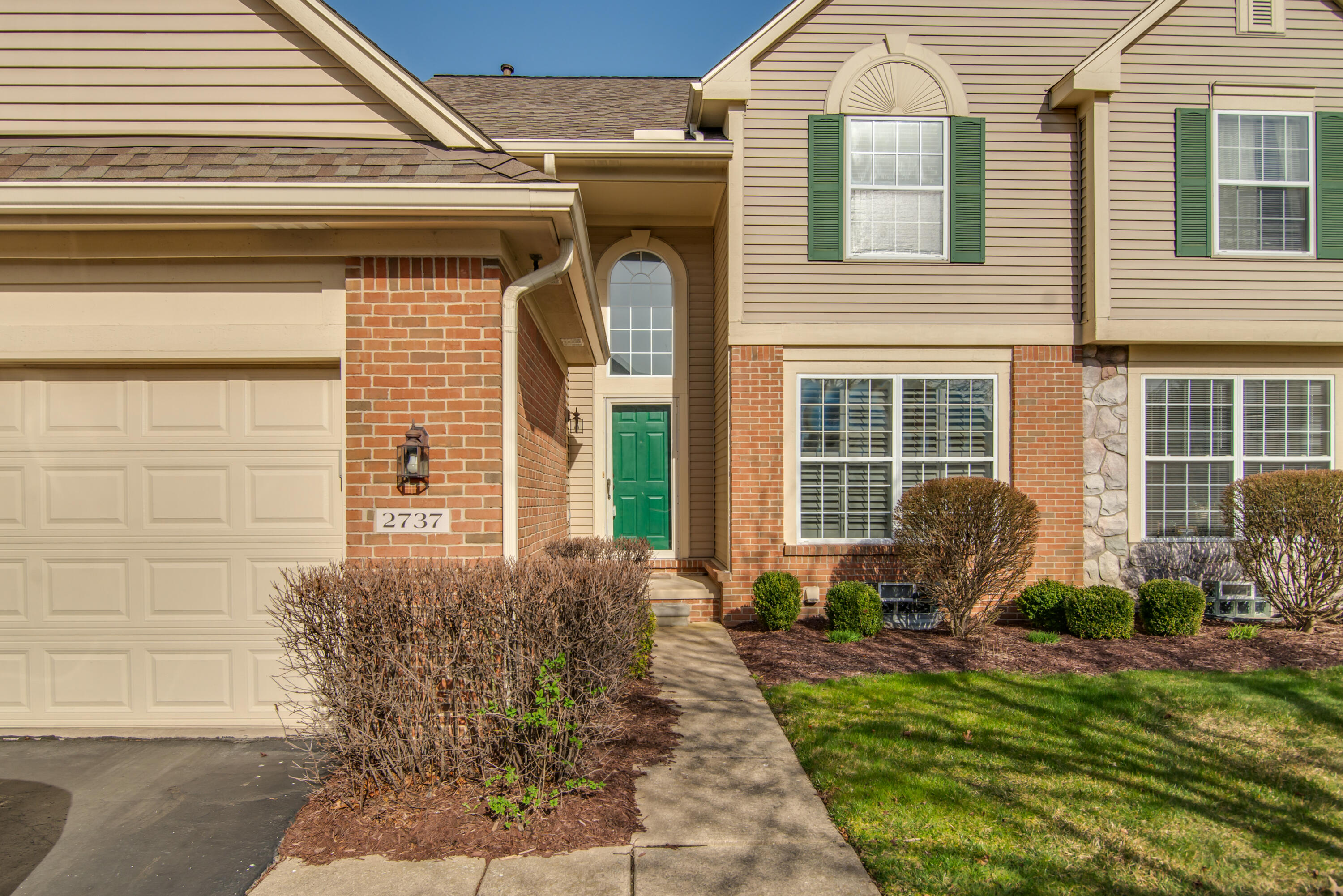 2737 Hogan Way, 3