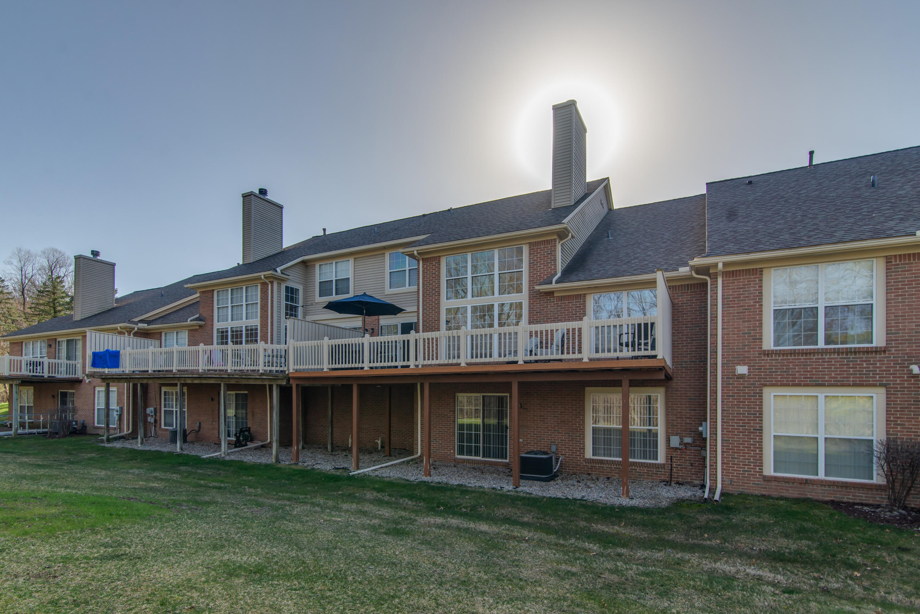 2737 Hogan Way, 3