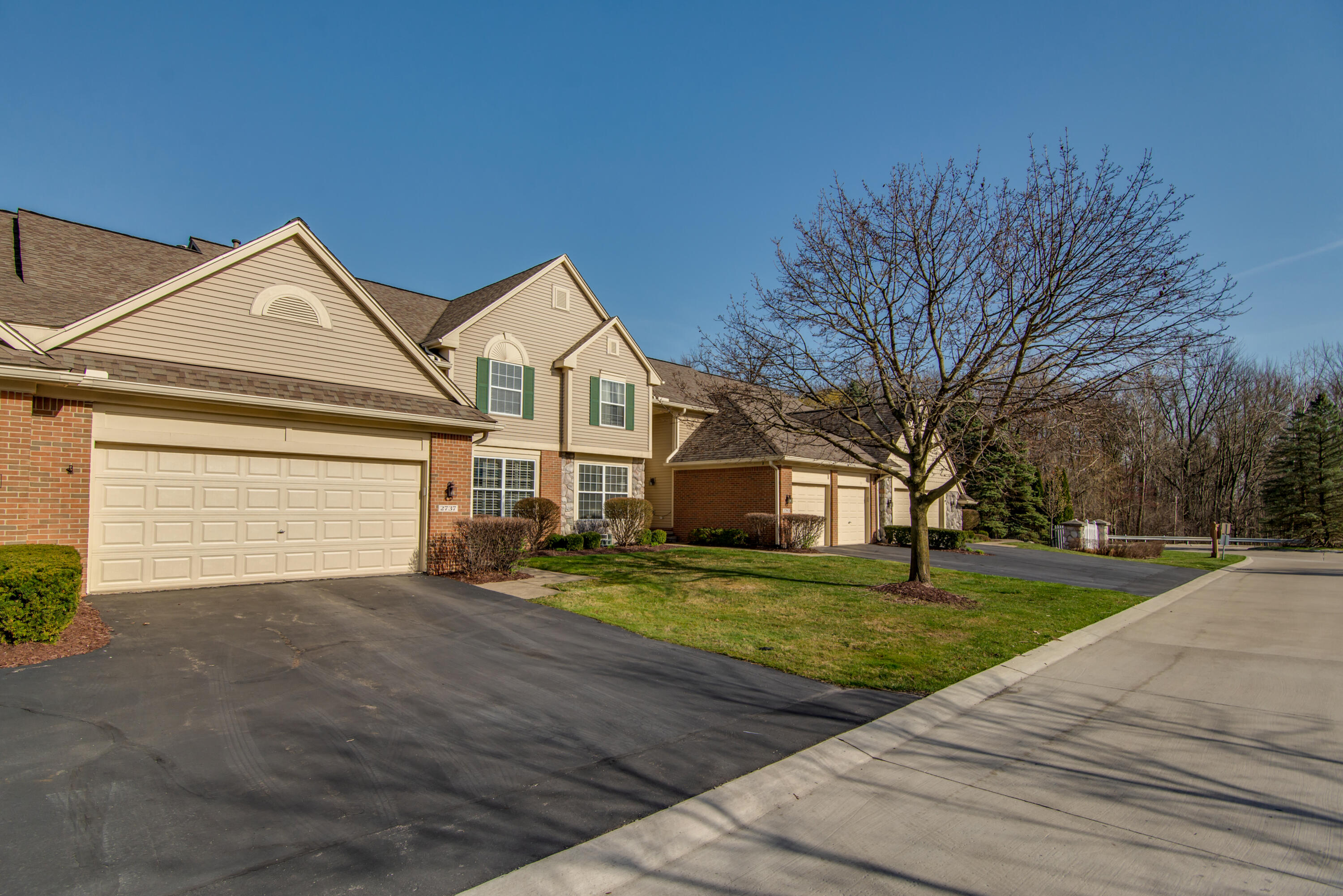 2737 Hogan Way, 3