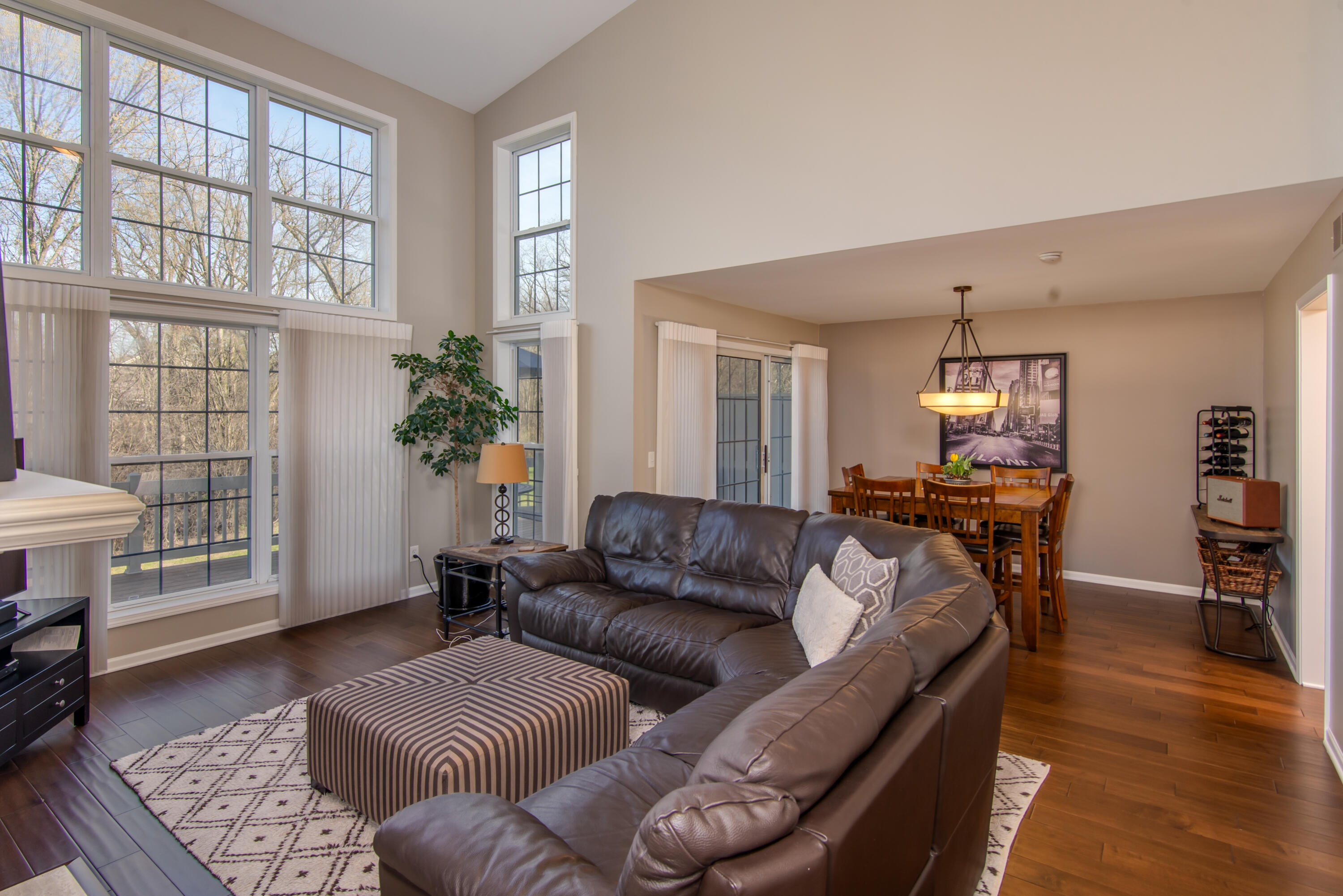 2737 Hogan Way, 3