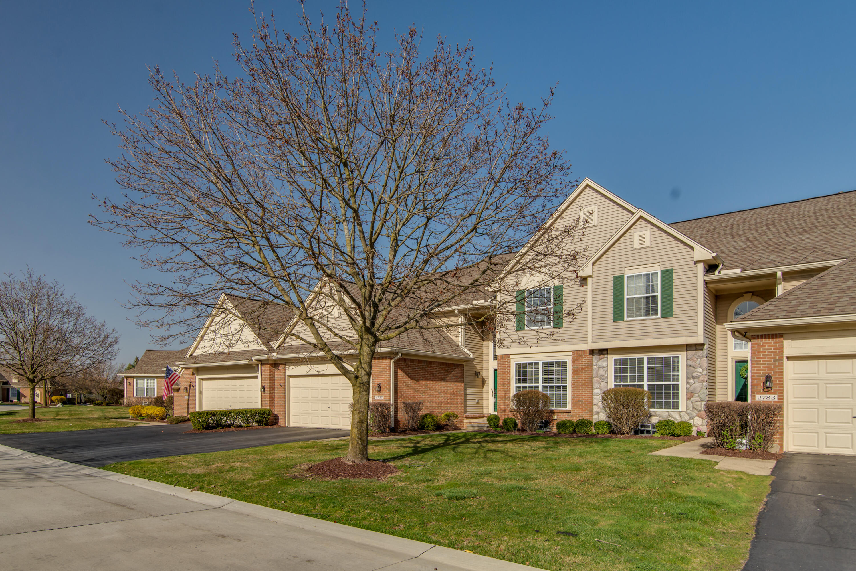 2737 Hogan Way, 3