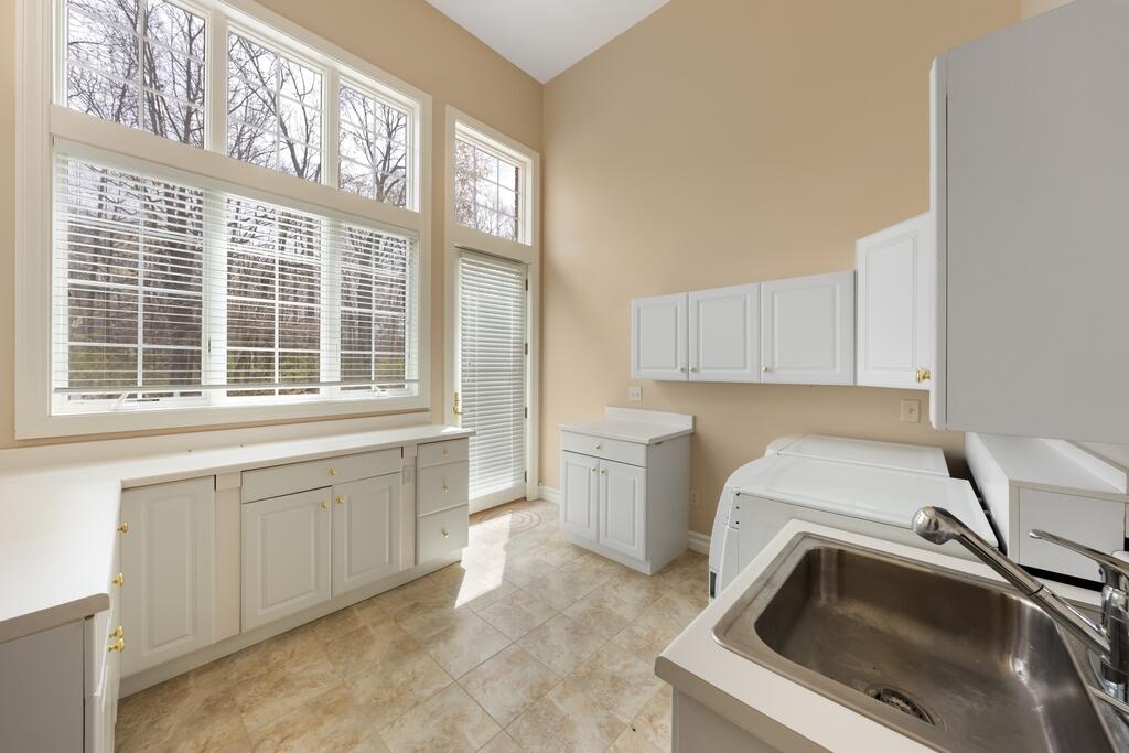 2528 Kingston Farm Lane