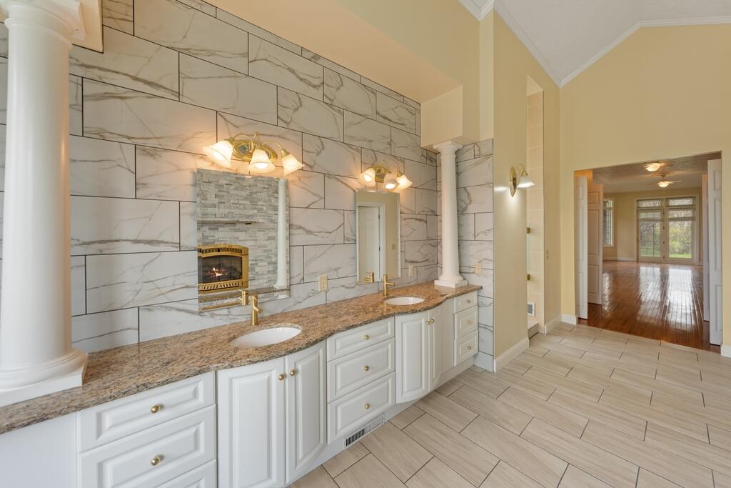 2528 Kingston Farm Lane