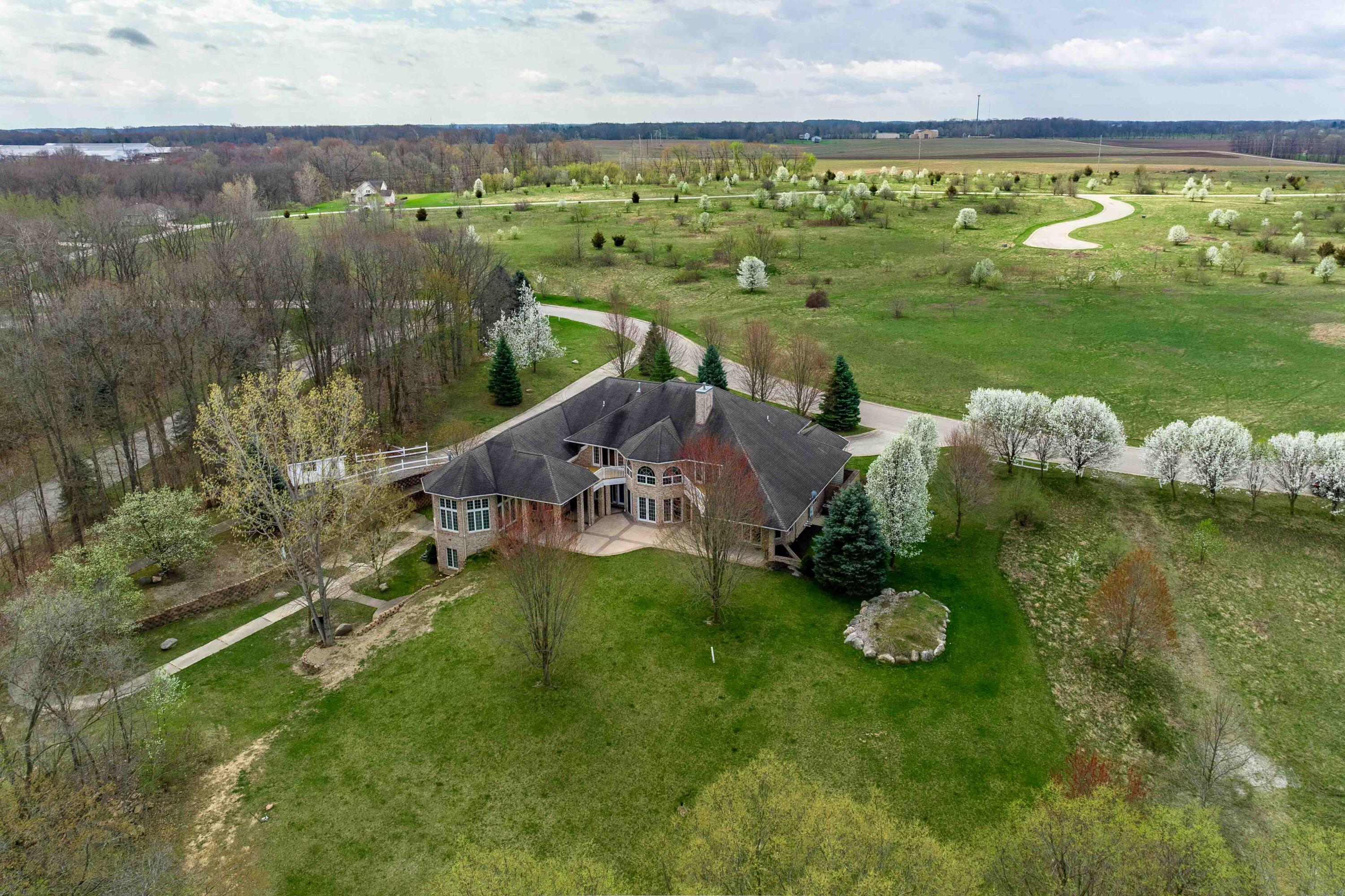 2528 Kingston Farm Lane