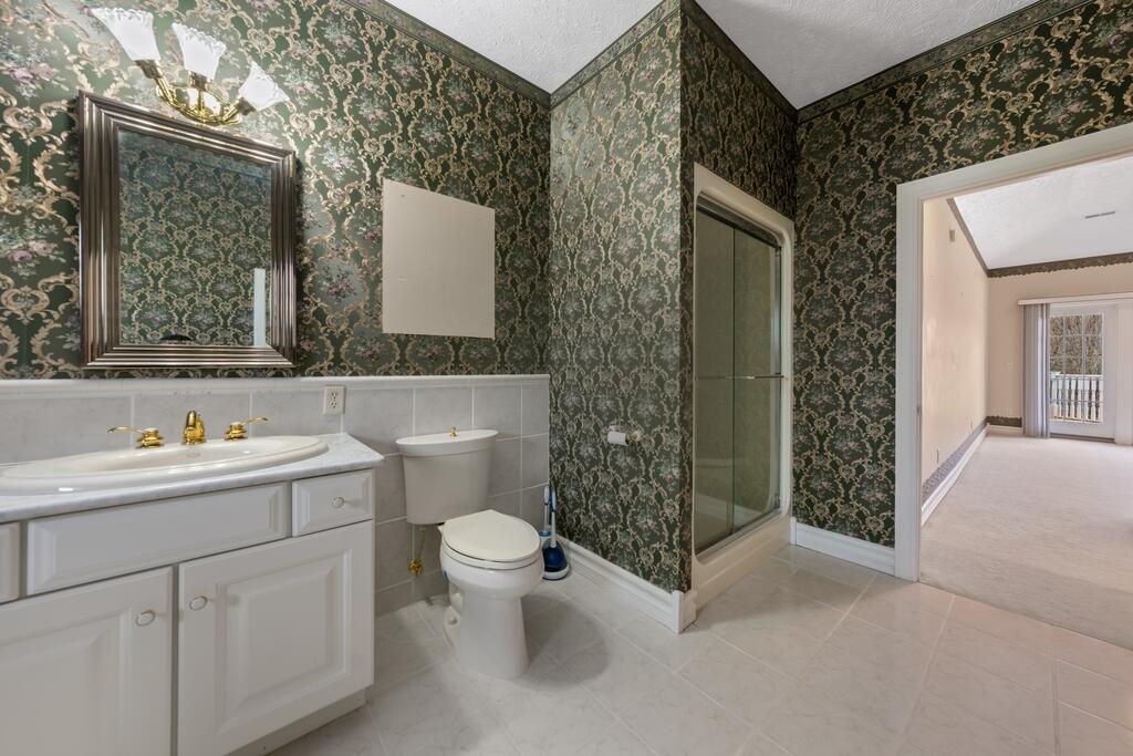 2528 Kingston Farm Lane