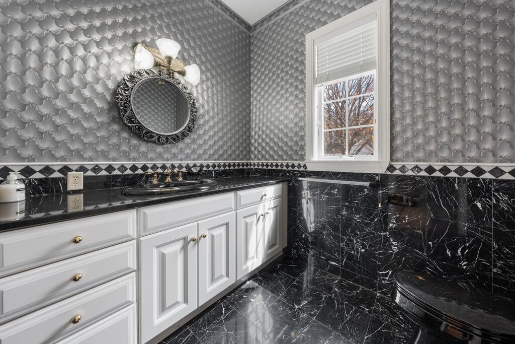 2528 Kingston Farm Lane