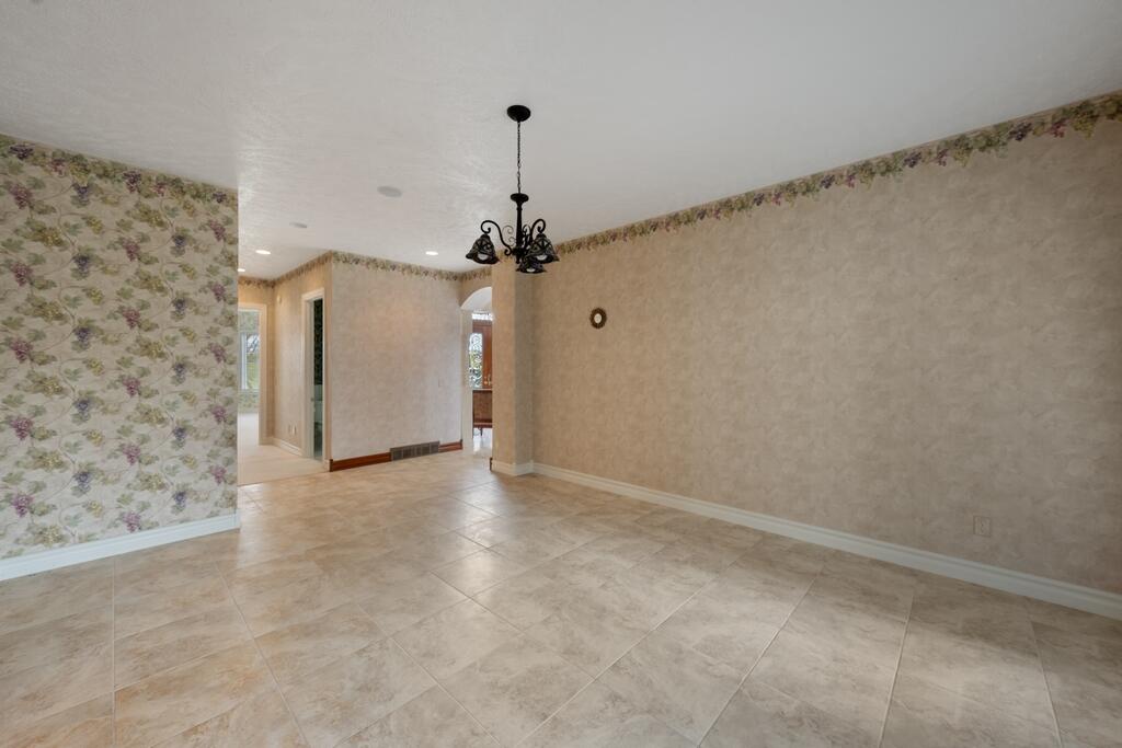 2528 Kingston Farm Lane