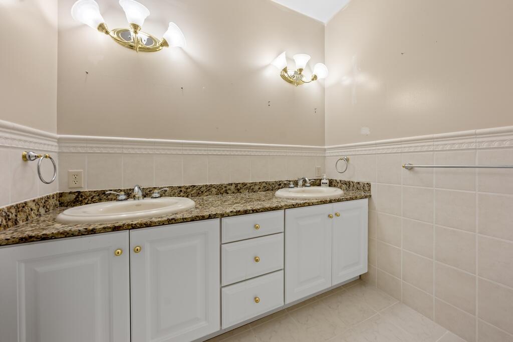 2528 Kingston Farm Lane